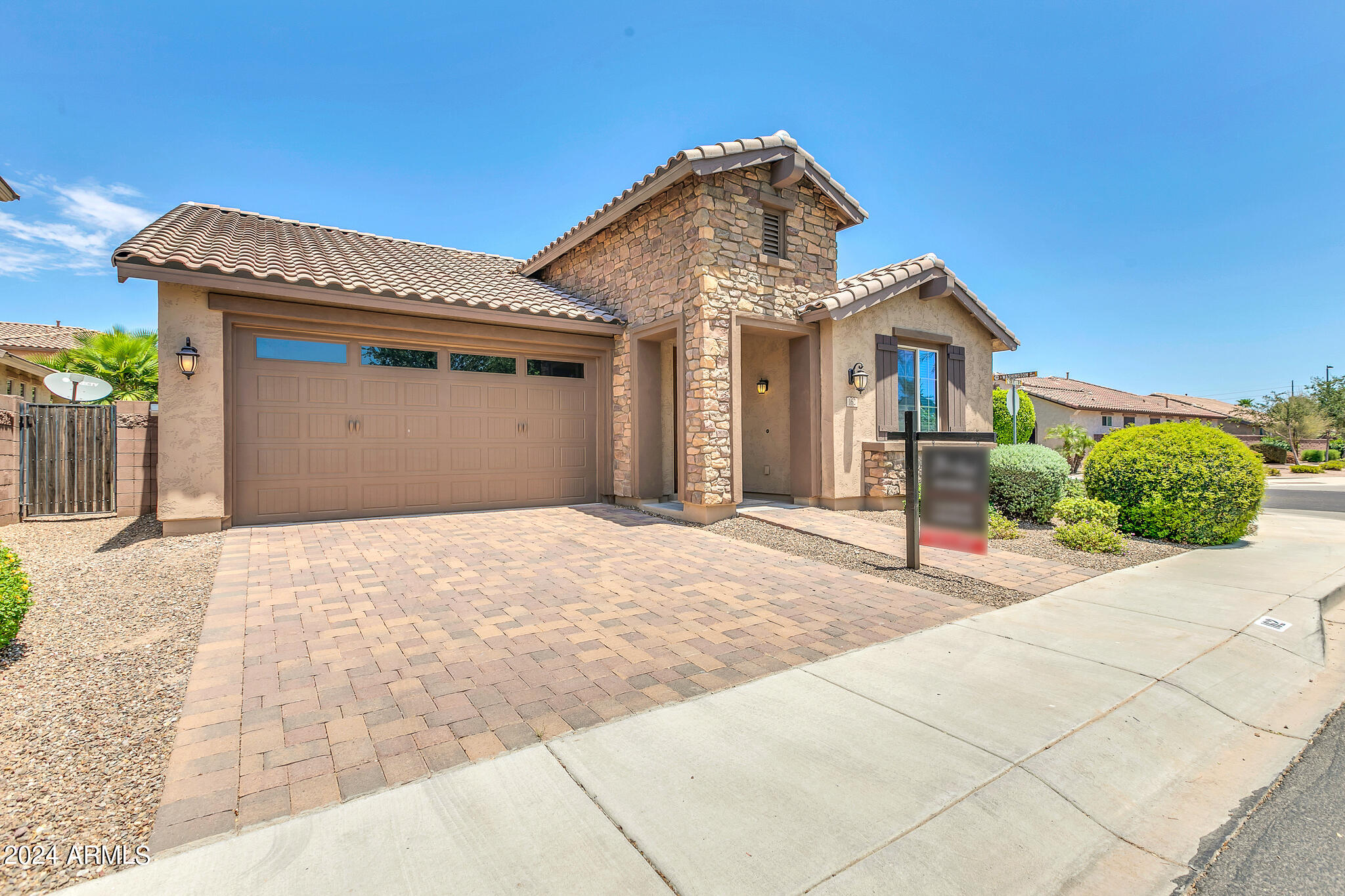 162 E TONTO Place