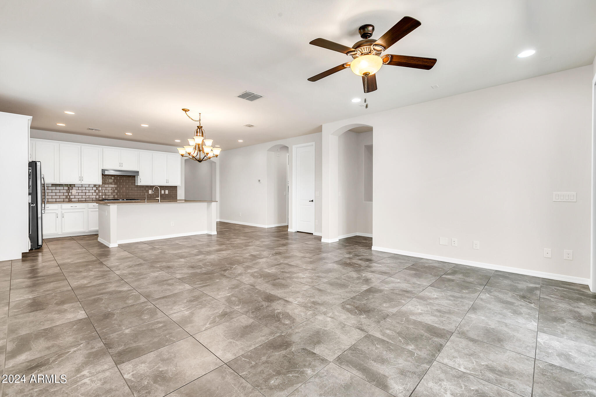 162 E TONTO Place