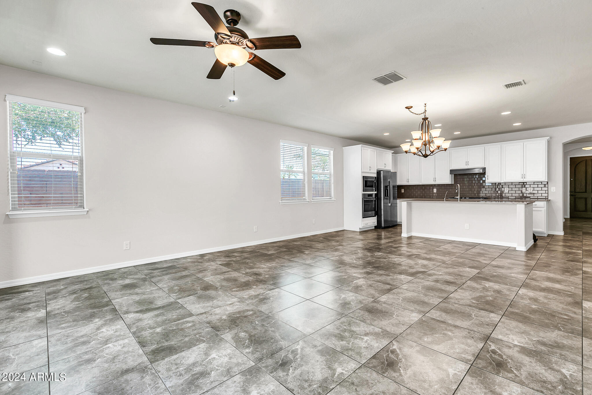 162 E TONTO Place
