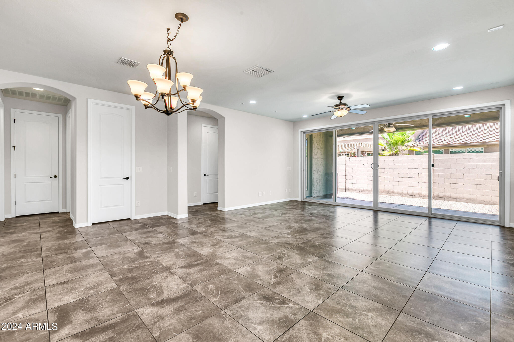 162 E TONTO Place