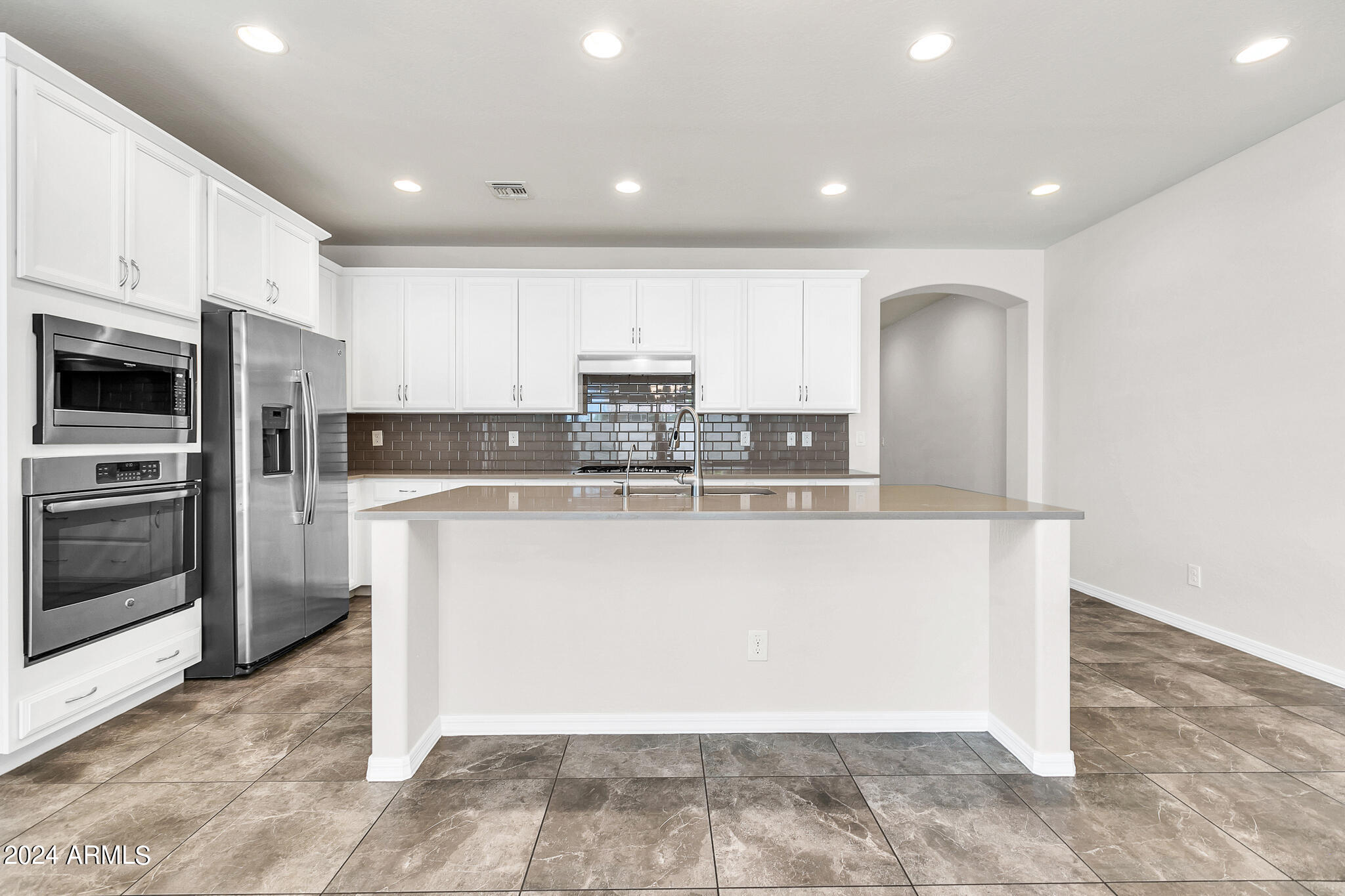 162 E TONTO Place