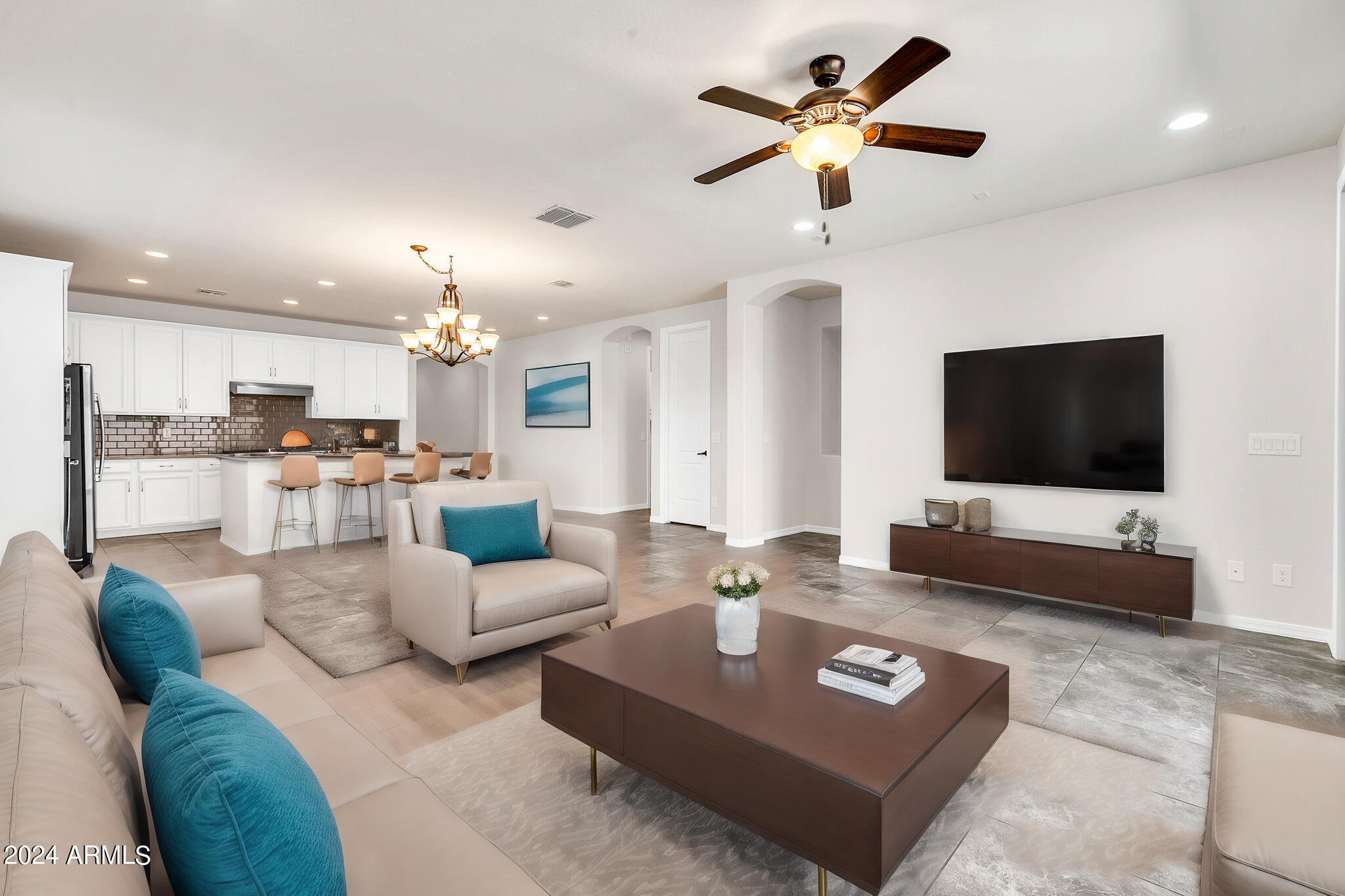162 E TONTO Place