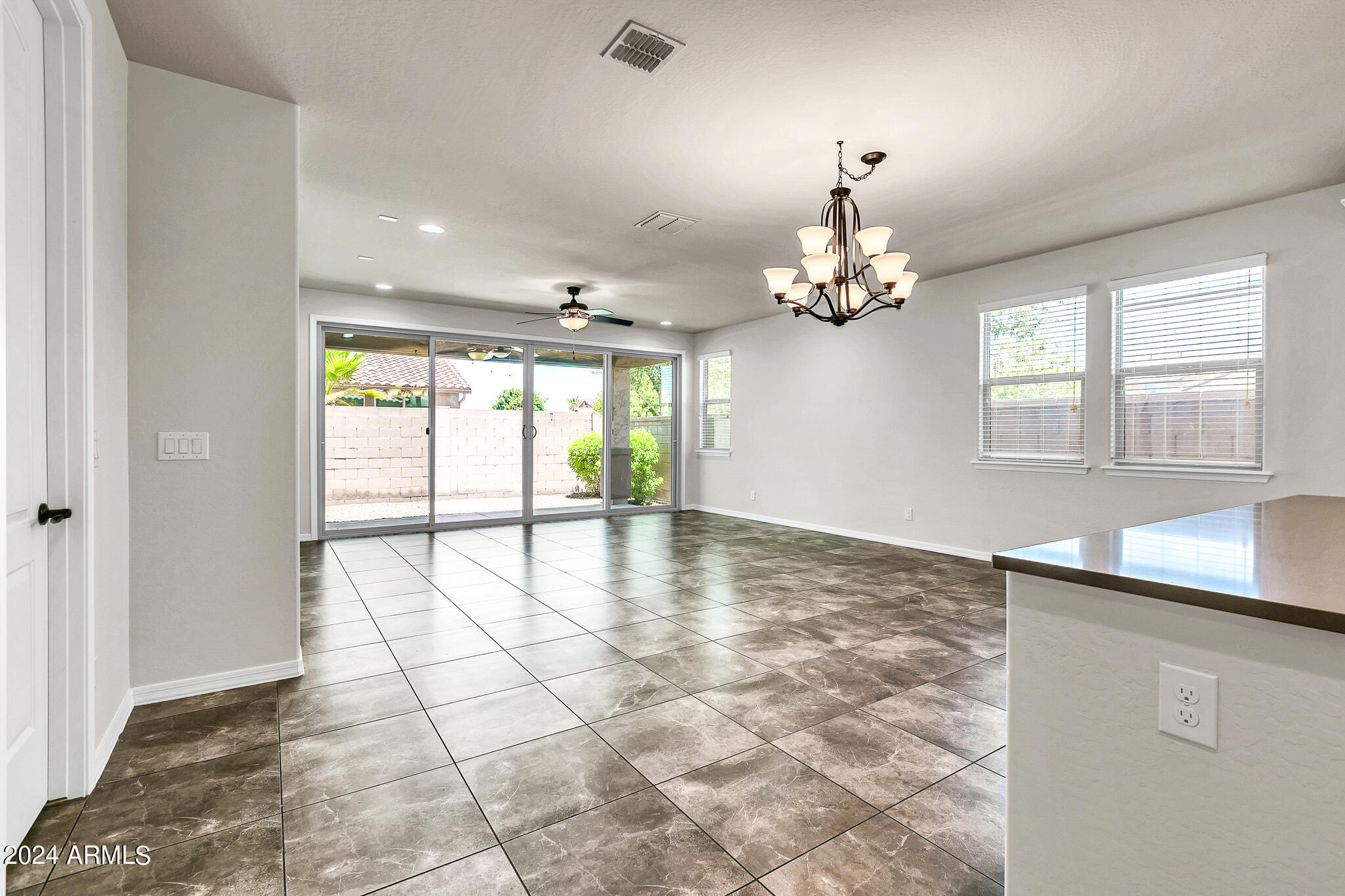 162 E TONTO Place