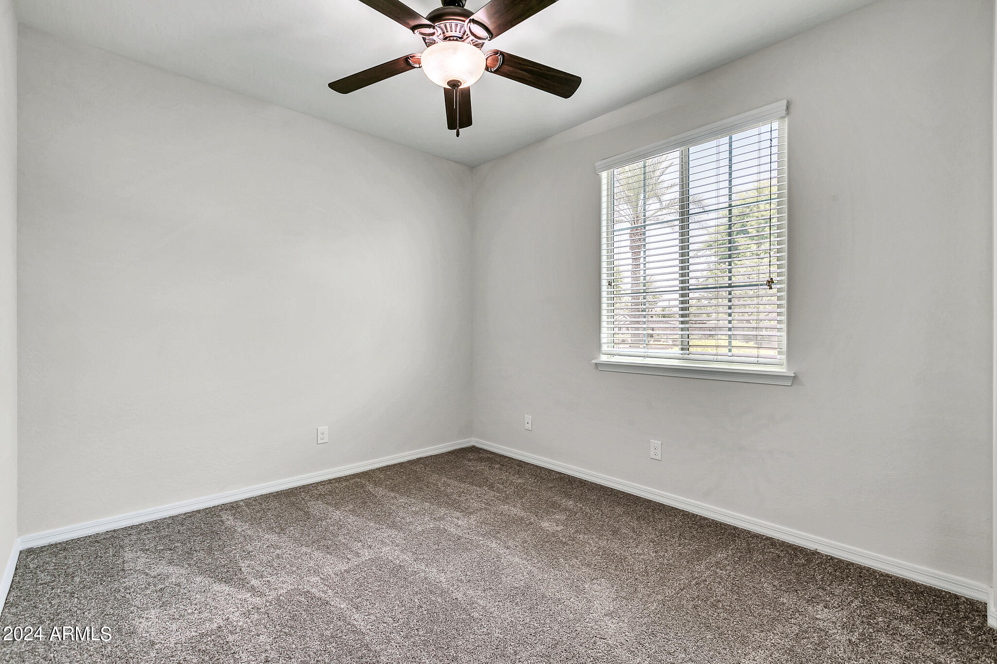 162 E TONTO Place