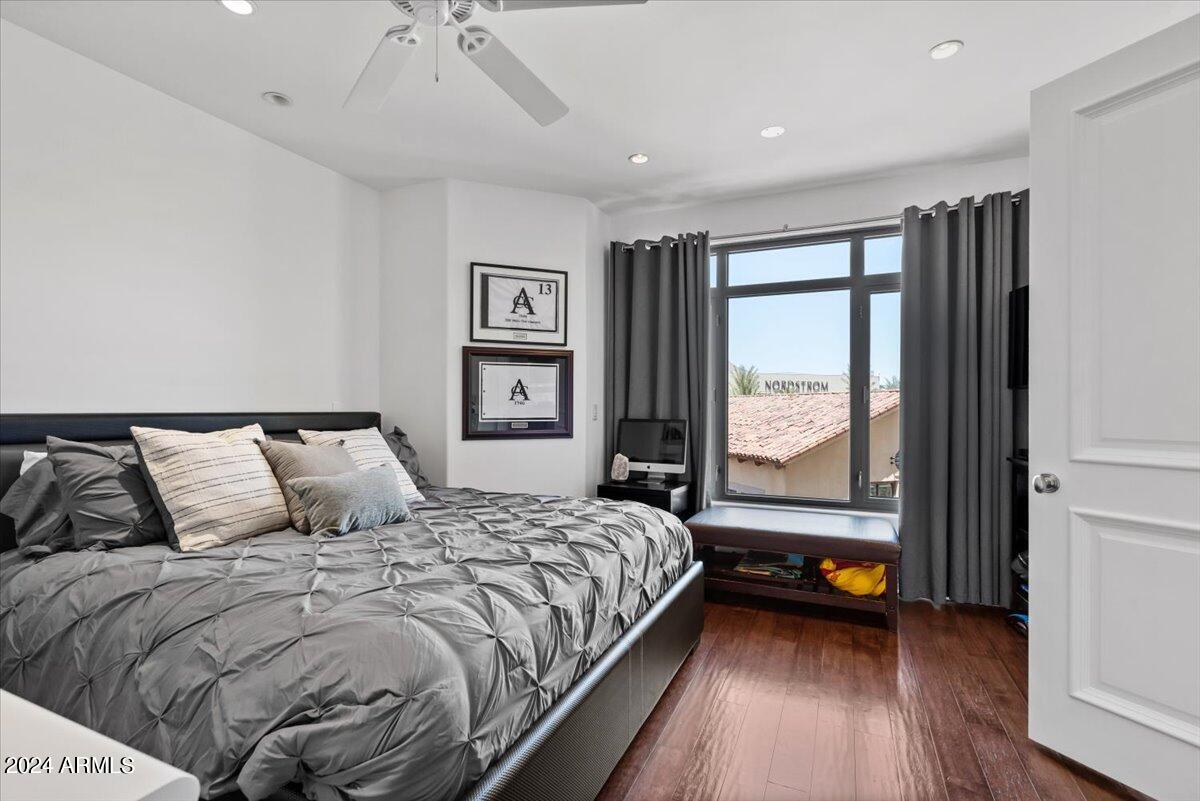 7175 E CAMELBACK Road, 501