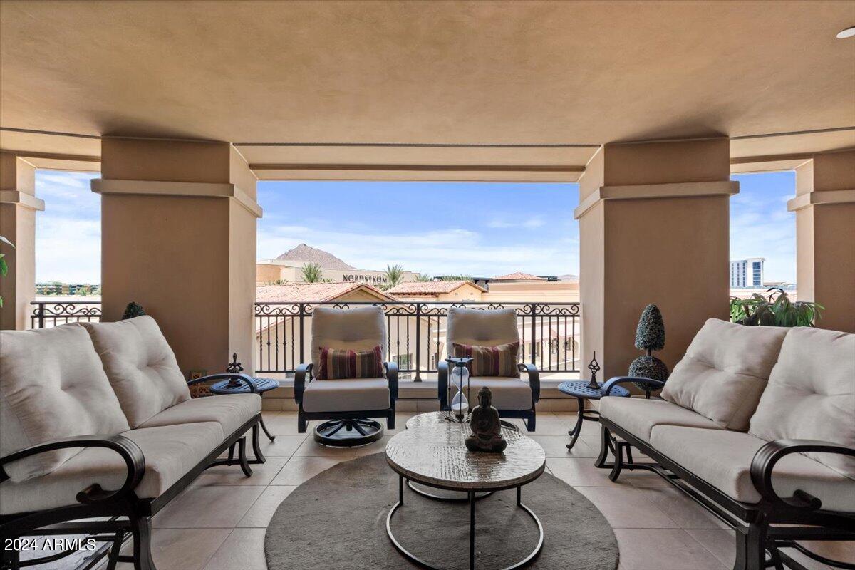 7175 E CAMELBACK Road, 501