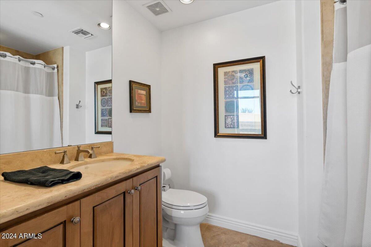 7175 E CAMELBACK Road, 501