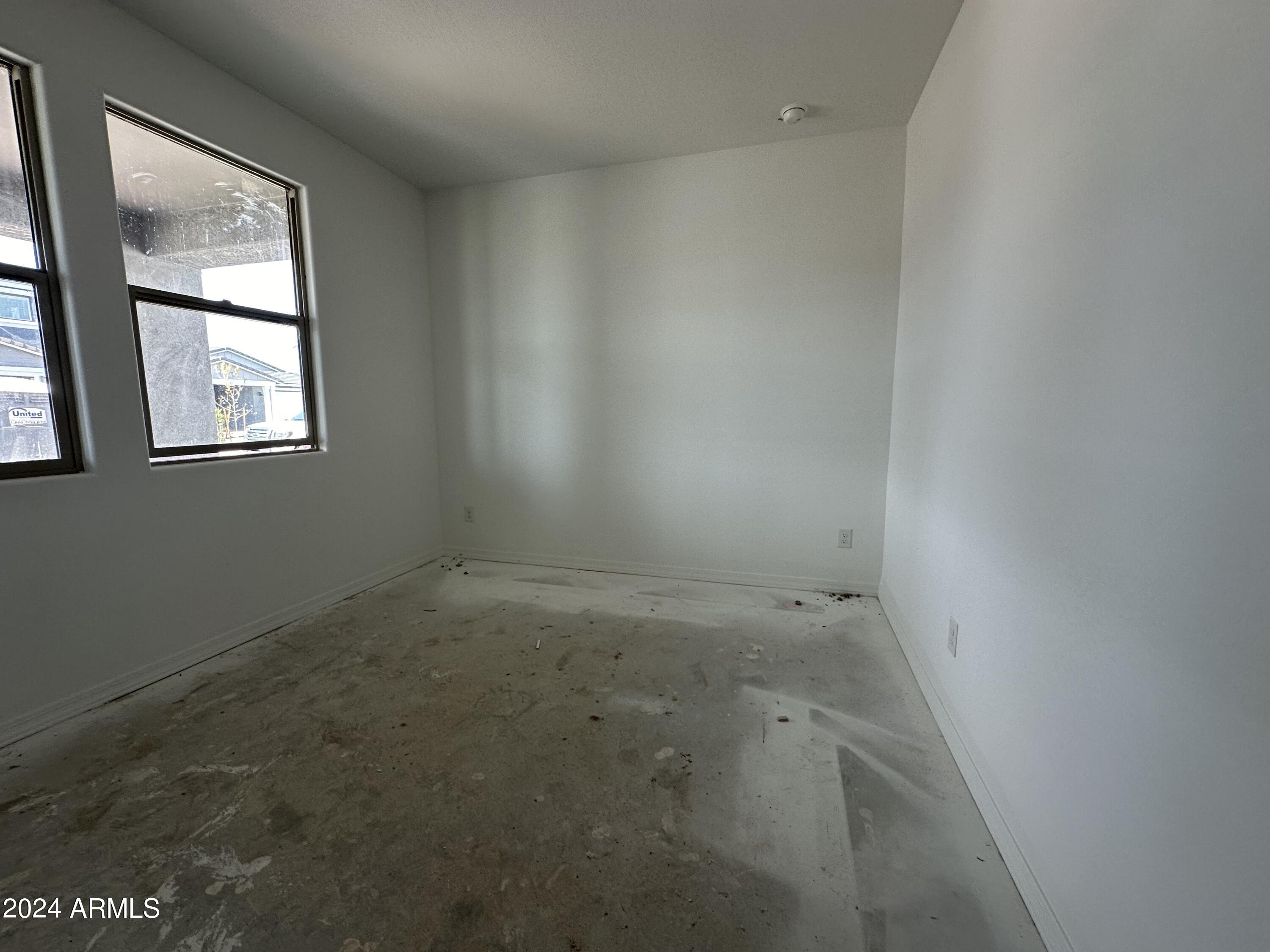 22897 E ROUNDUP Way