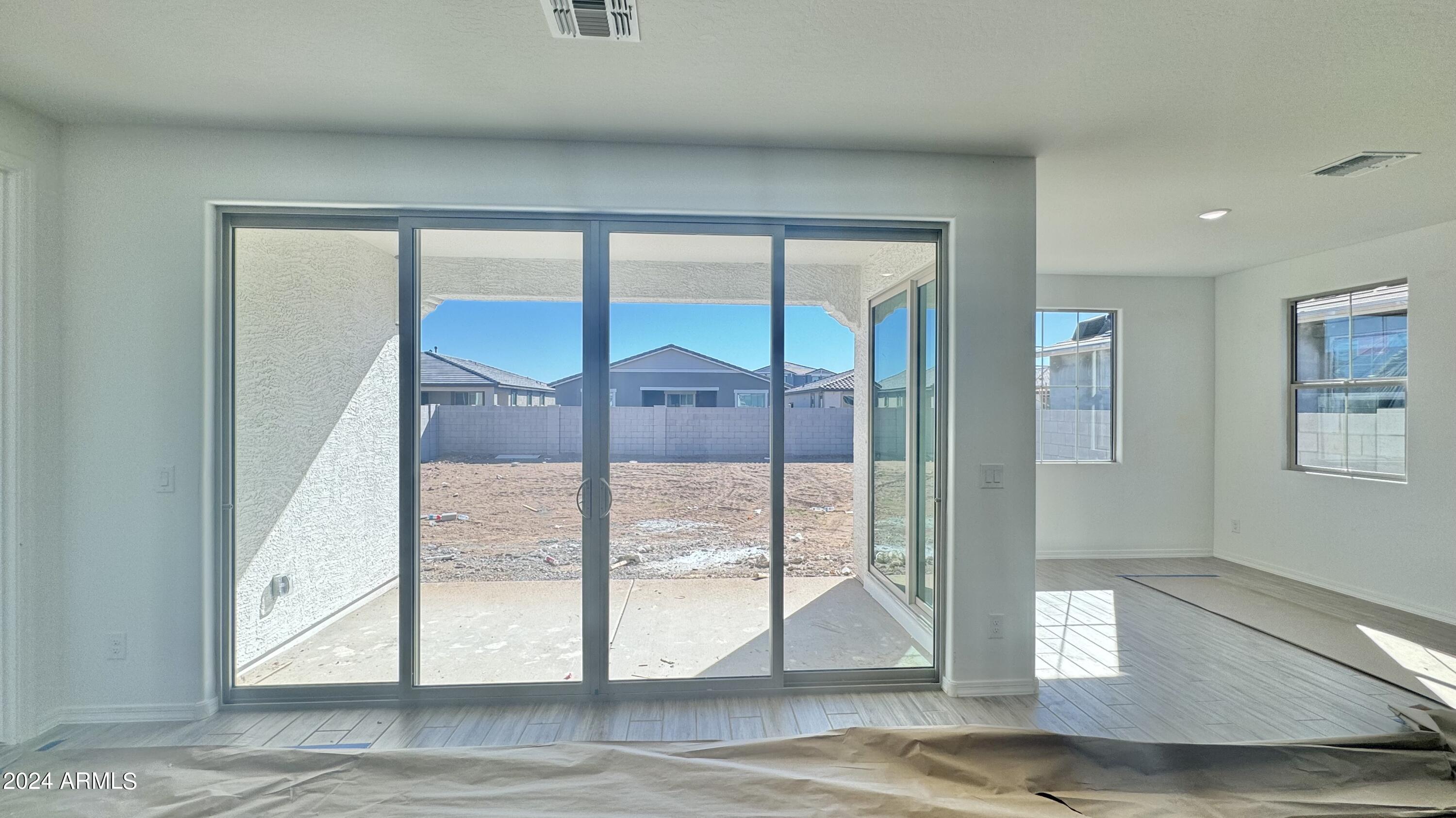 22881 E ROUNDUP Way
