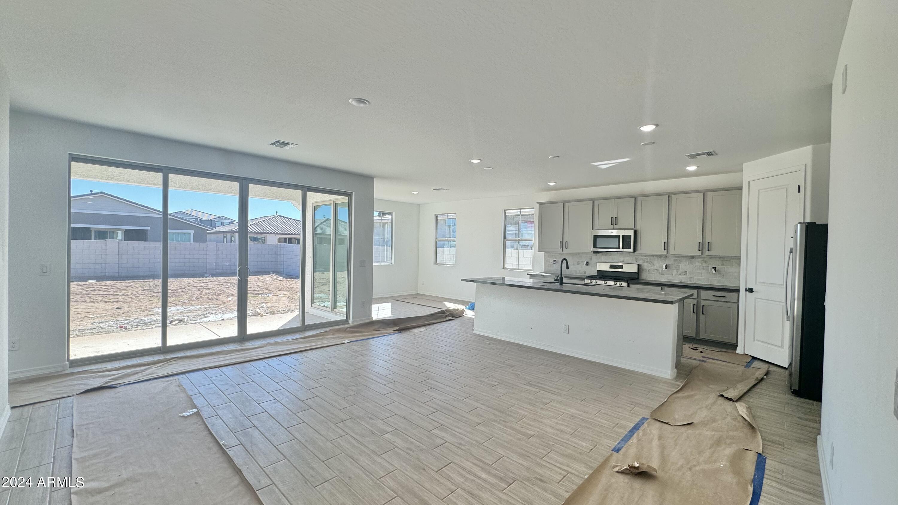 22881 E ROUNDUP Way