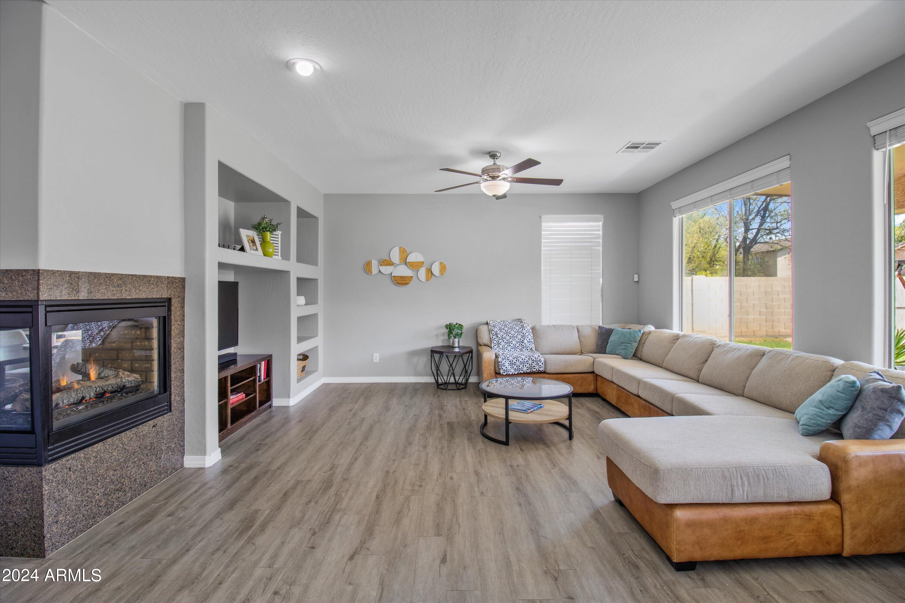 6925 W SOUTHGATE Avenue