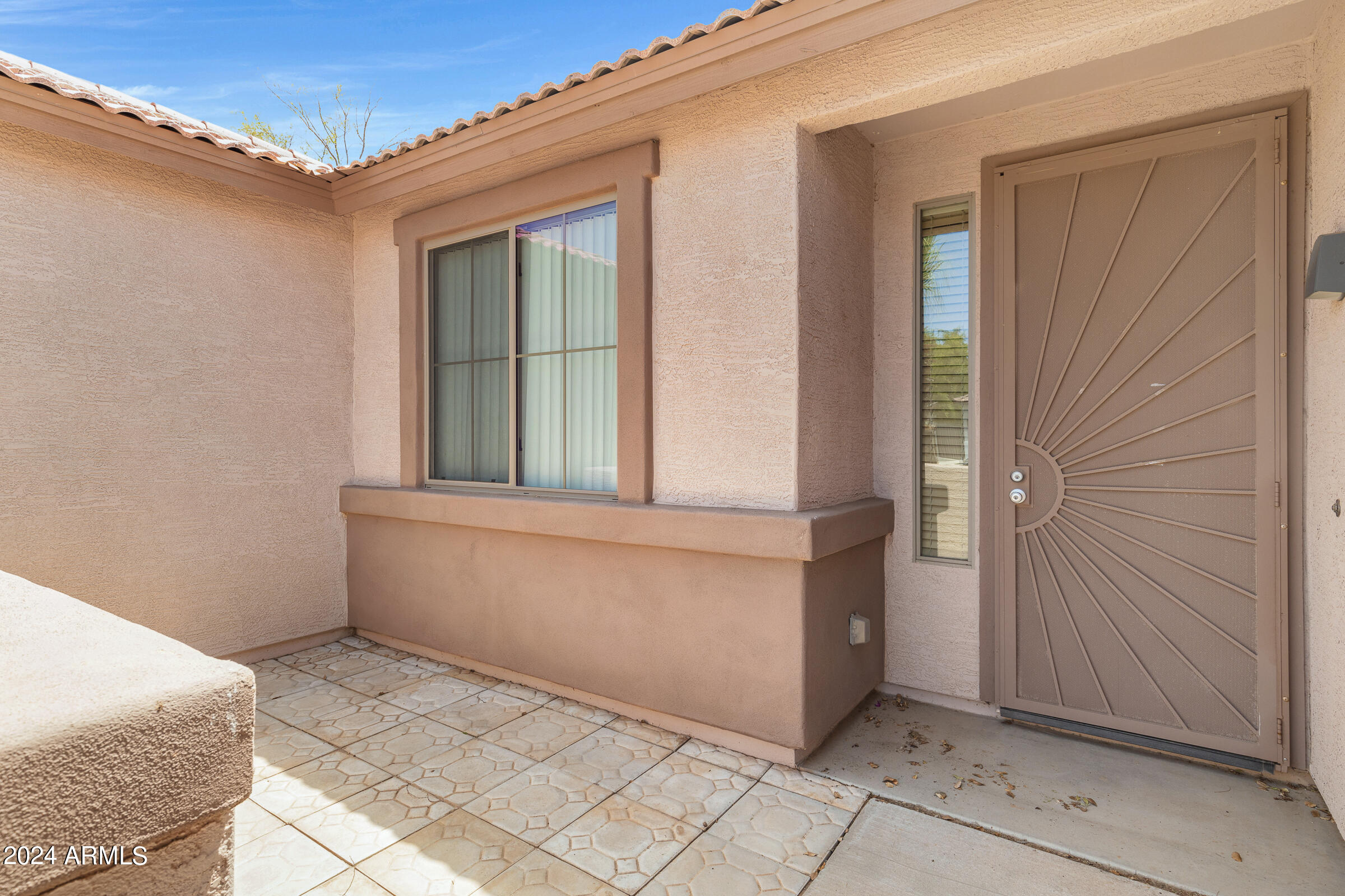 1639 E PRICKLY PEAR Place