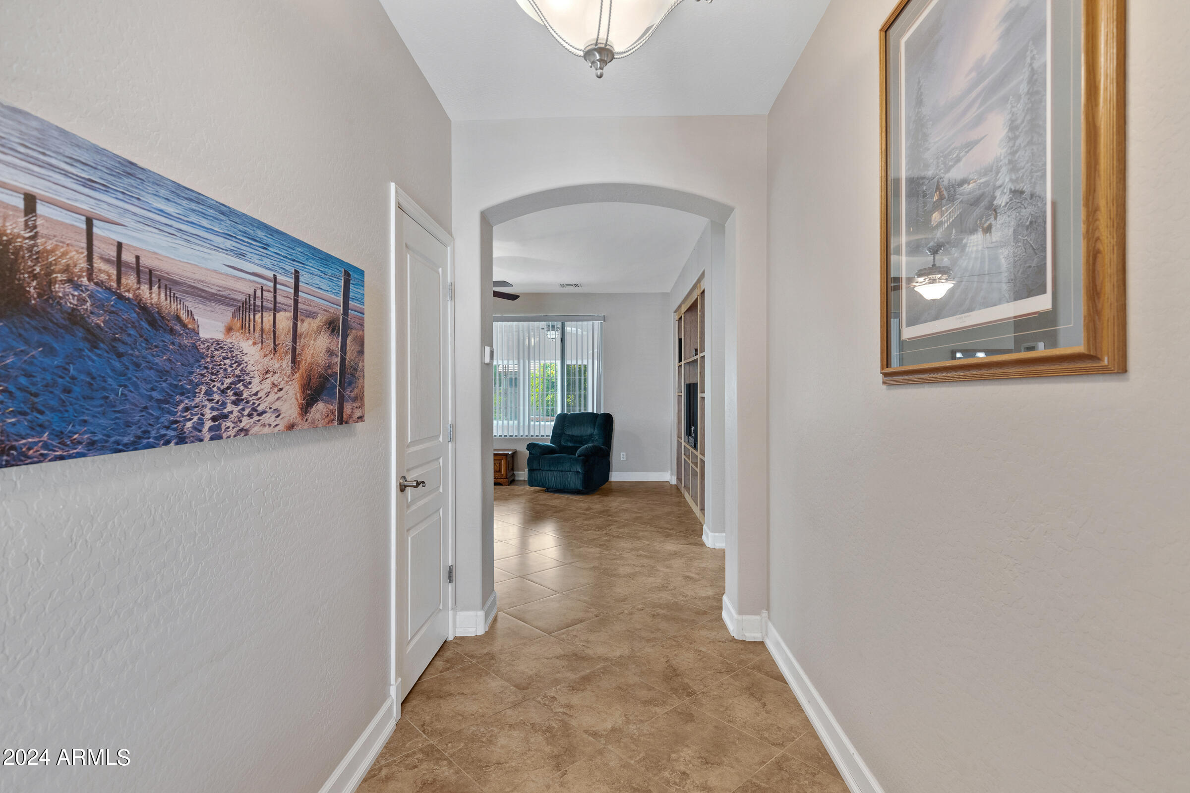1639 E PRICKLY PEAR Place