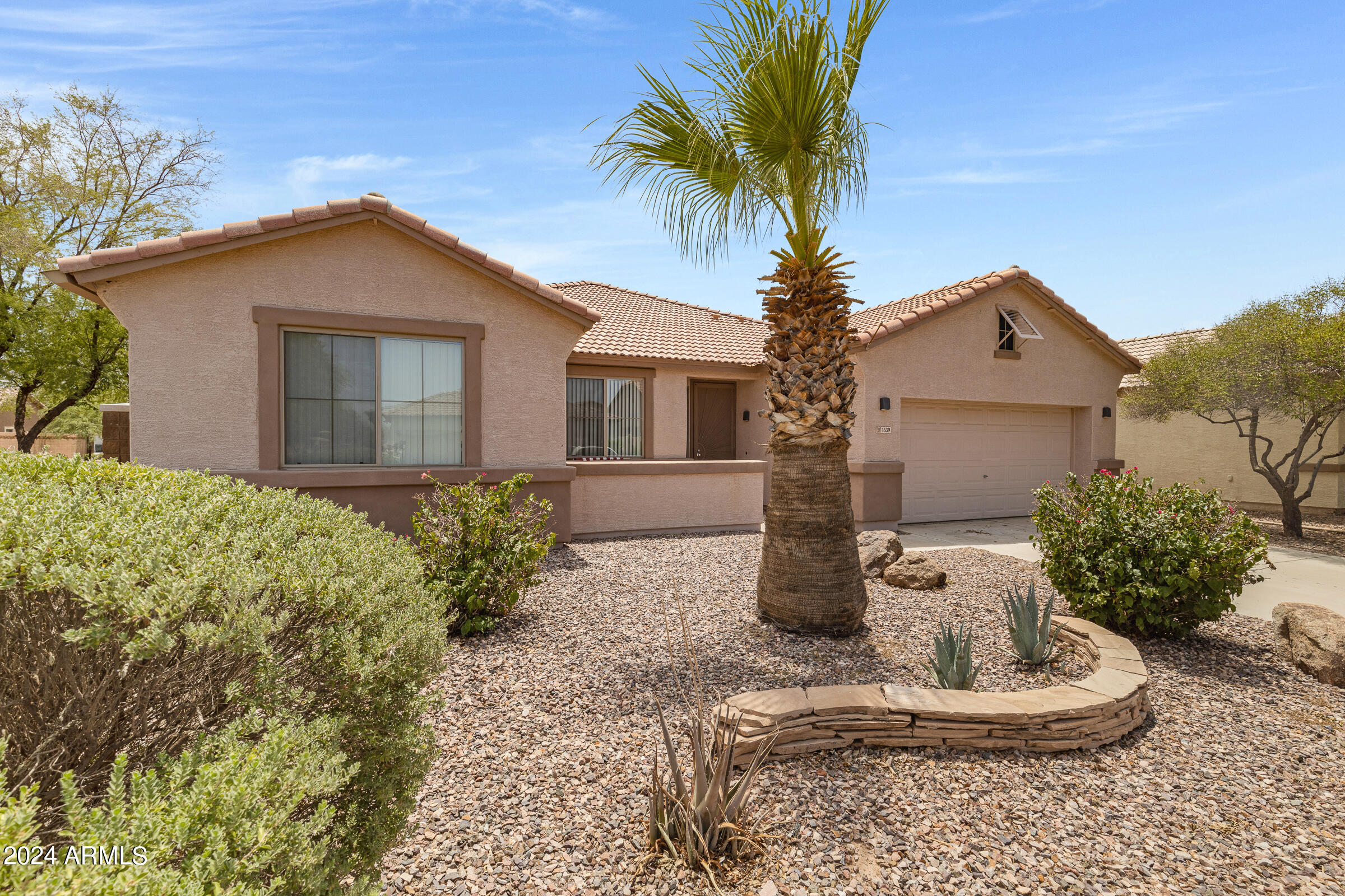 1639 E PRICKLY PEAR Place