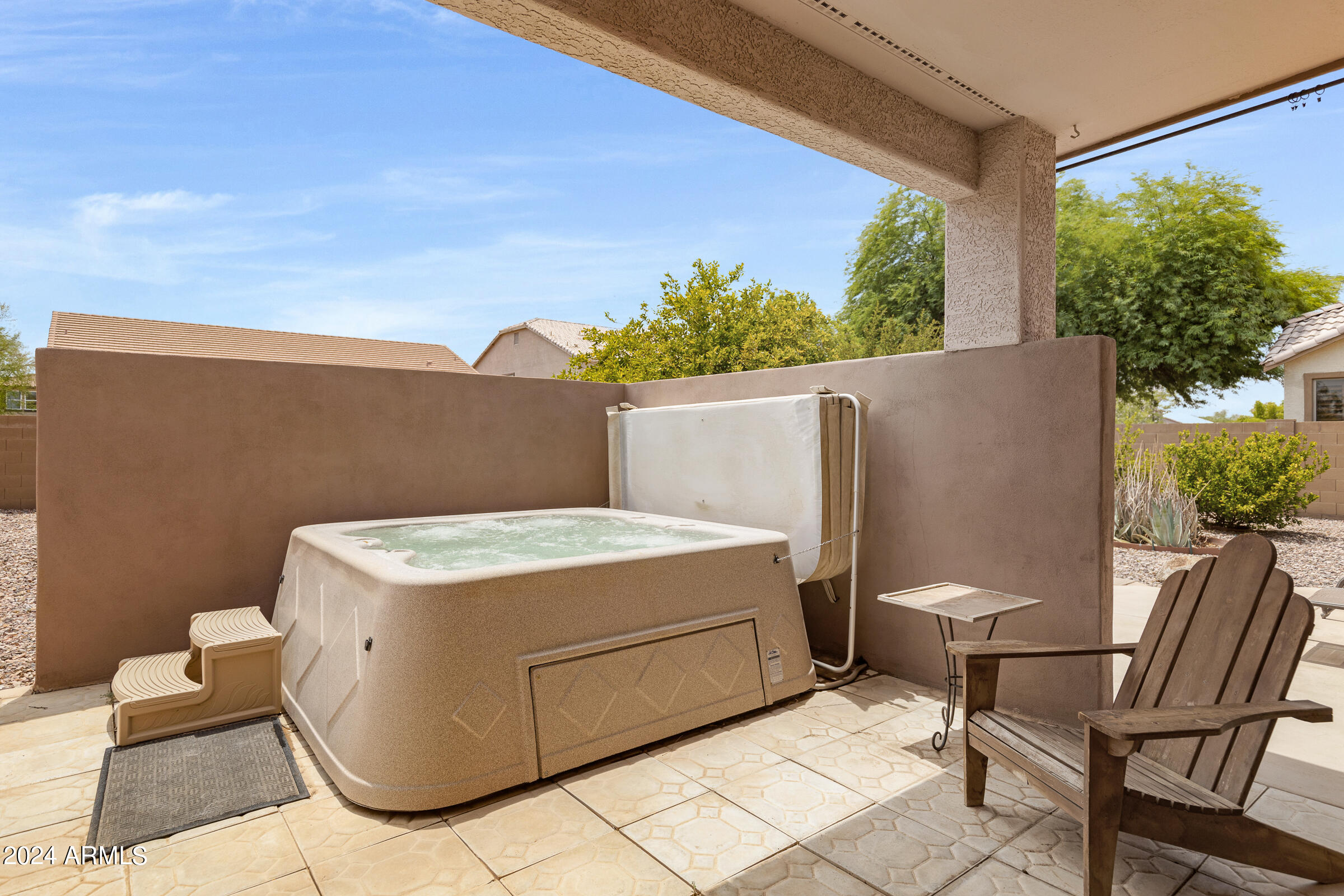 1639 E PRICKLY PEAR Place