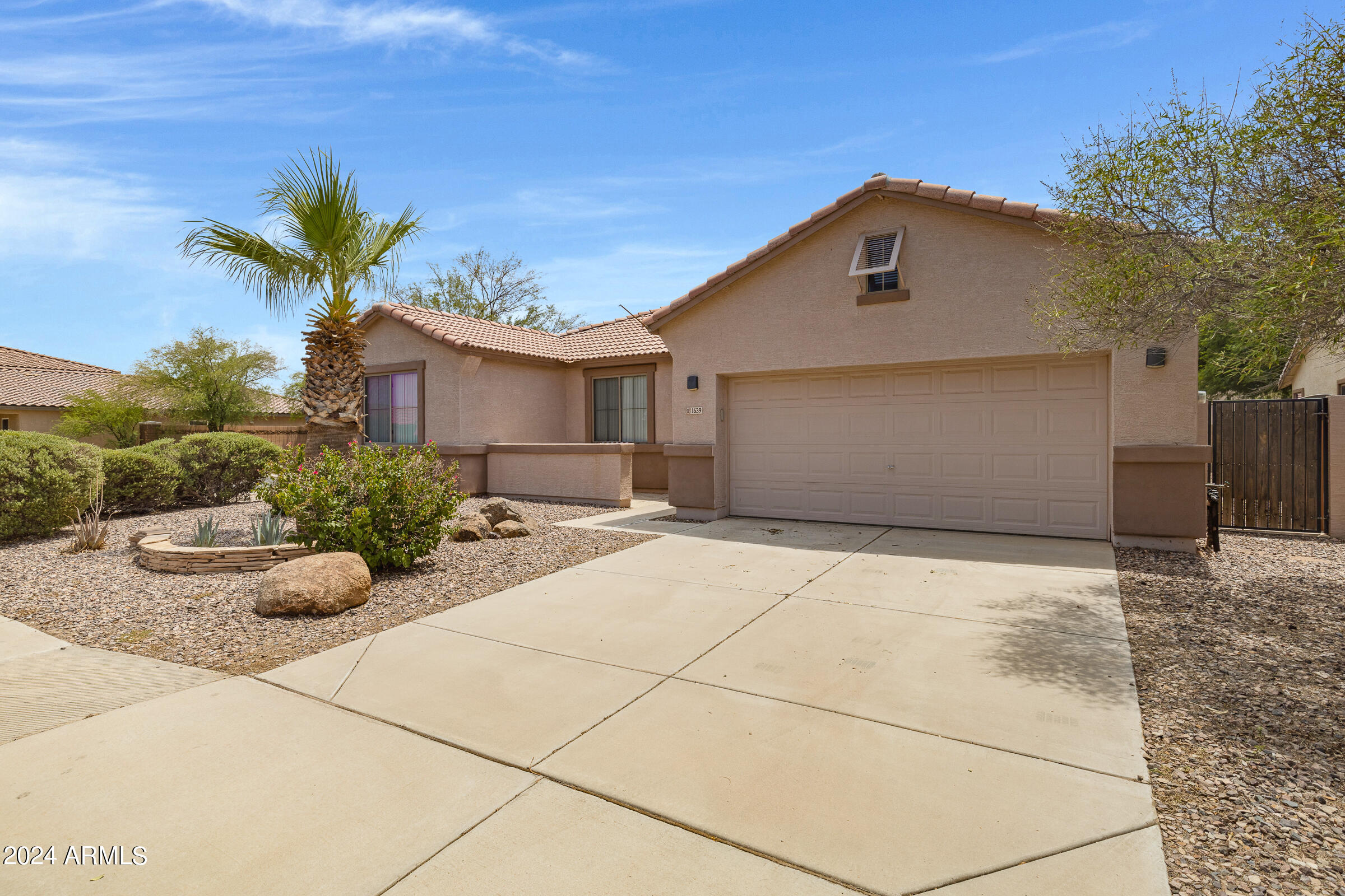 1639 E PRICKLY PEAR Place
