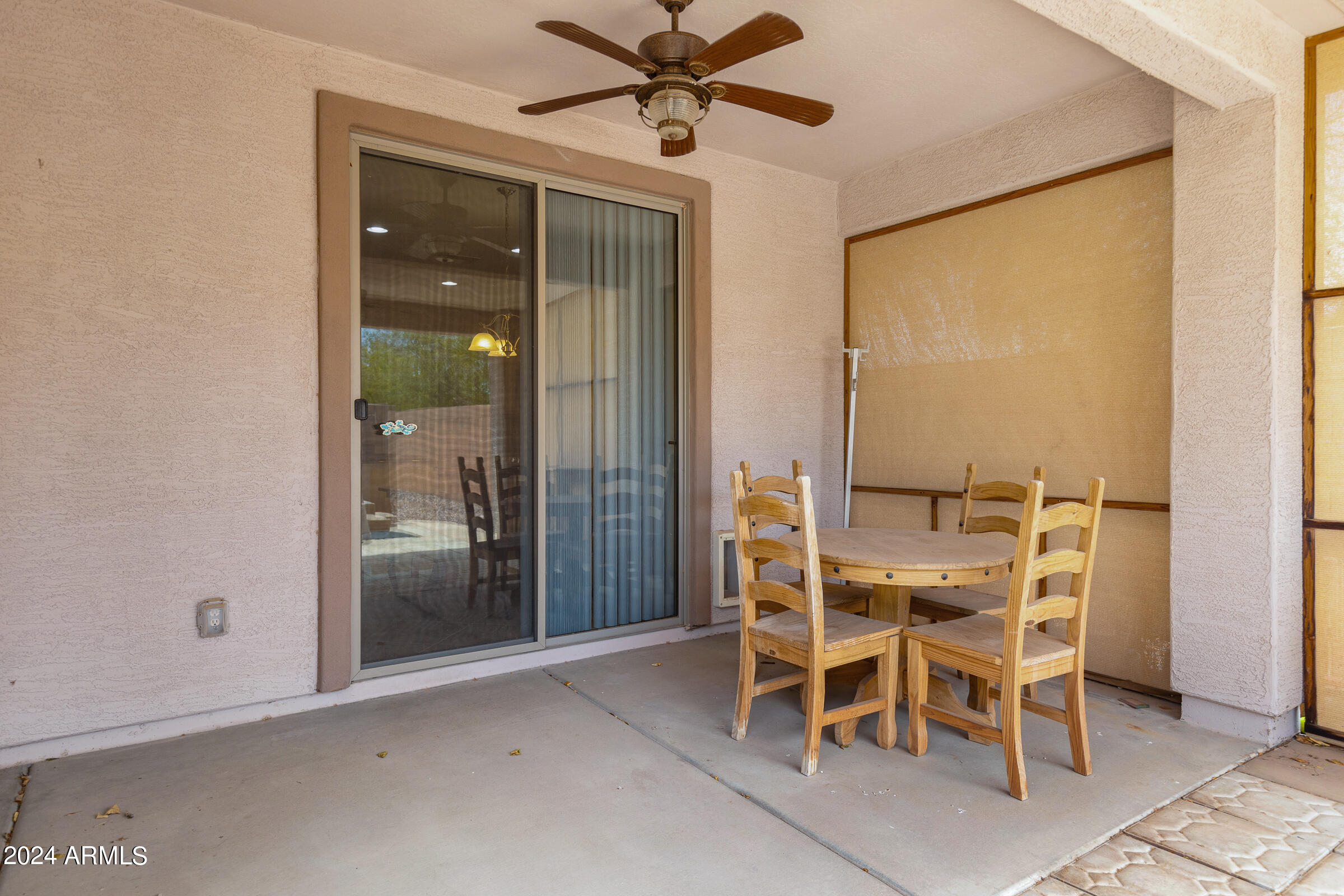 1639 E PRICKLY PEAR Place