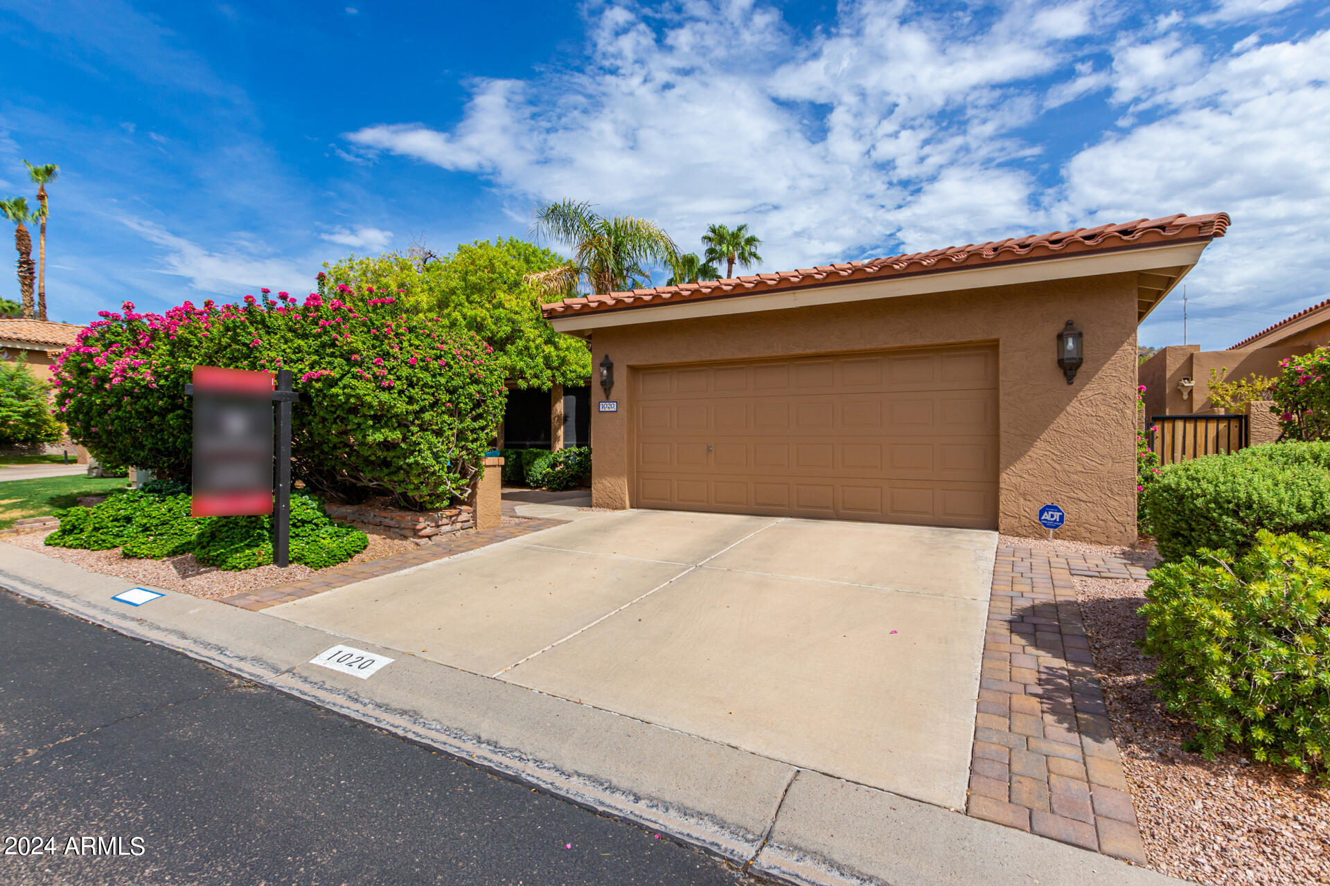 1020 E DESERT COVE Avenue