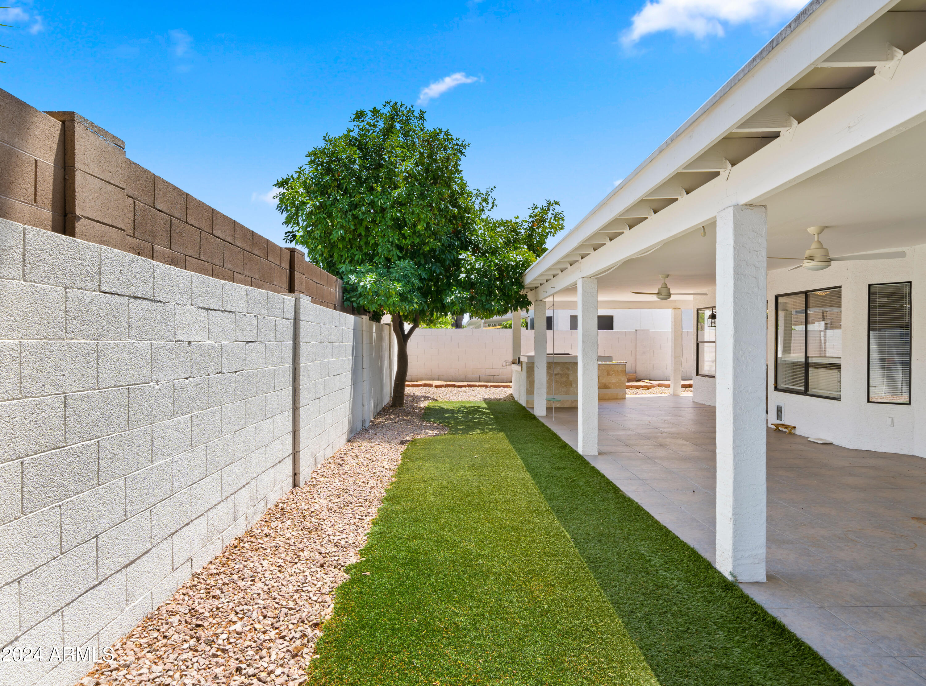 3222 E TOPEKA Drive