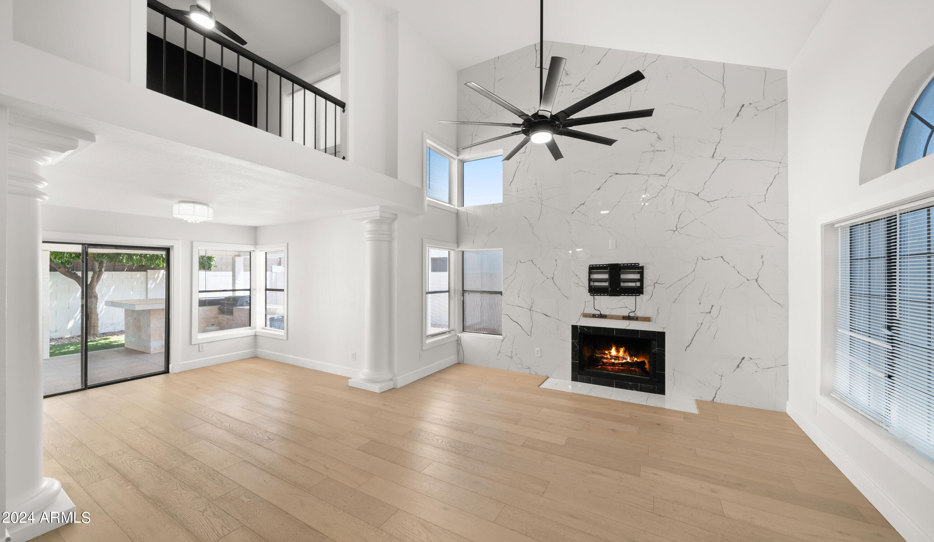 3222 E TOPEKA Drive