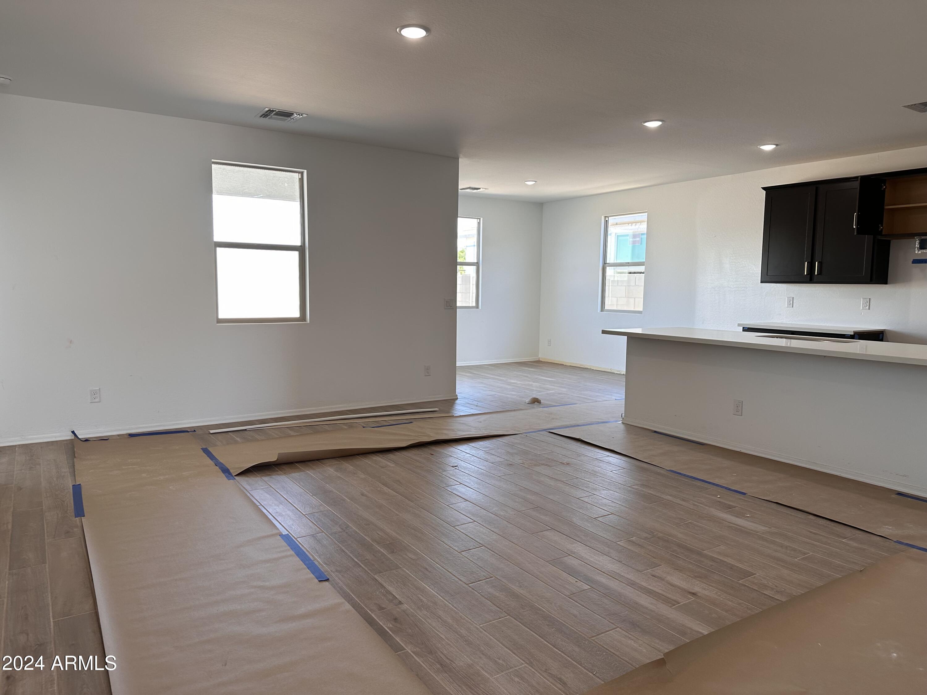24140 W SUNLAND Avenue