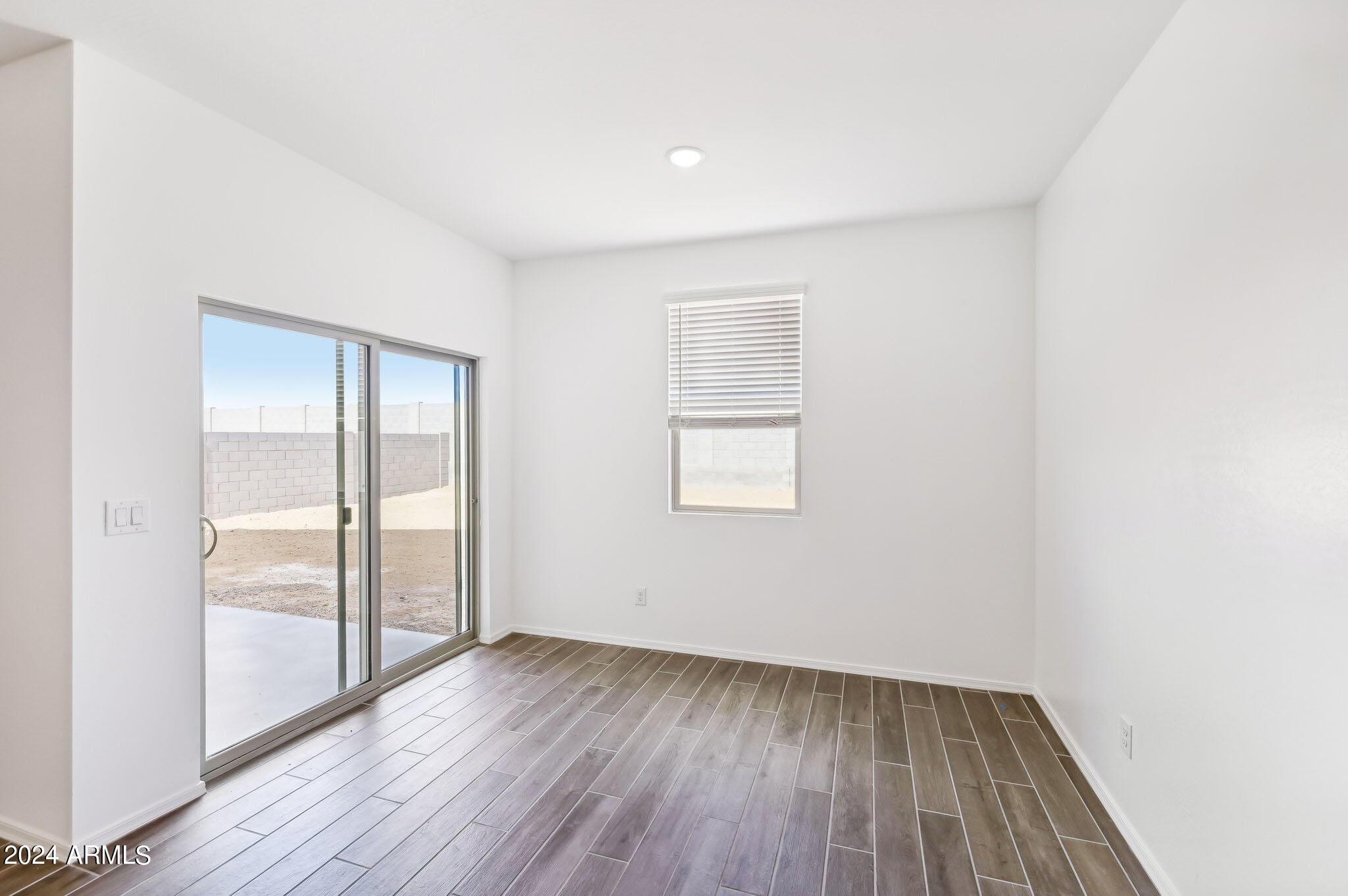24148 W SUNLAND Avenue
