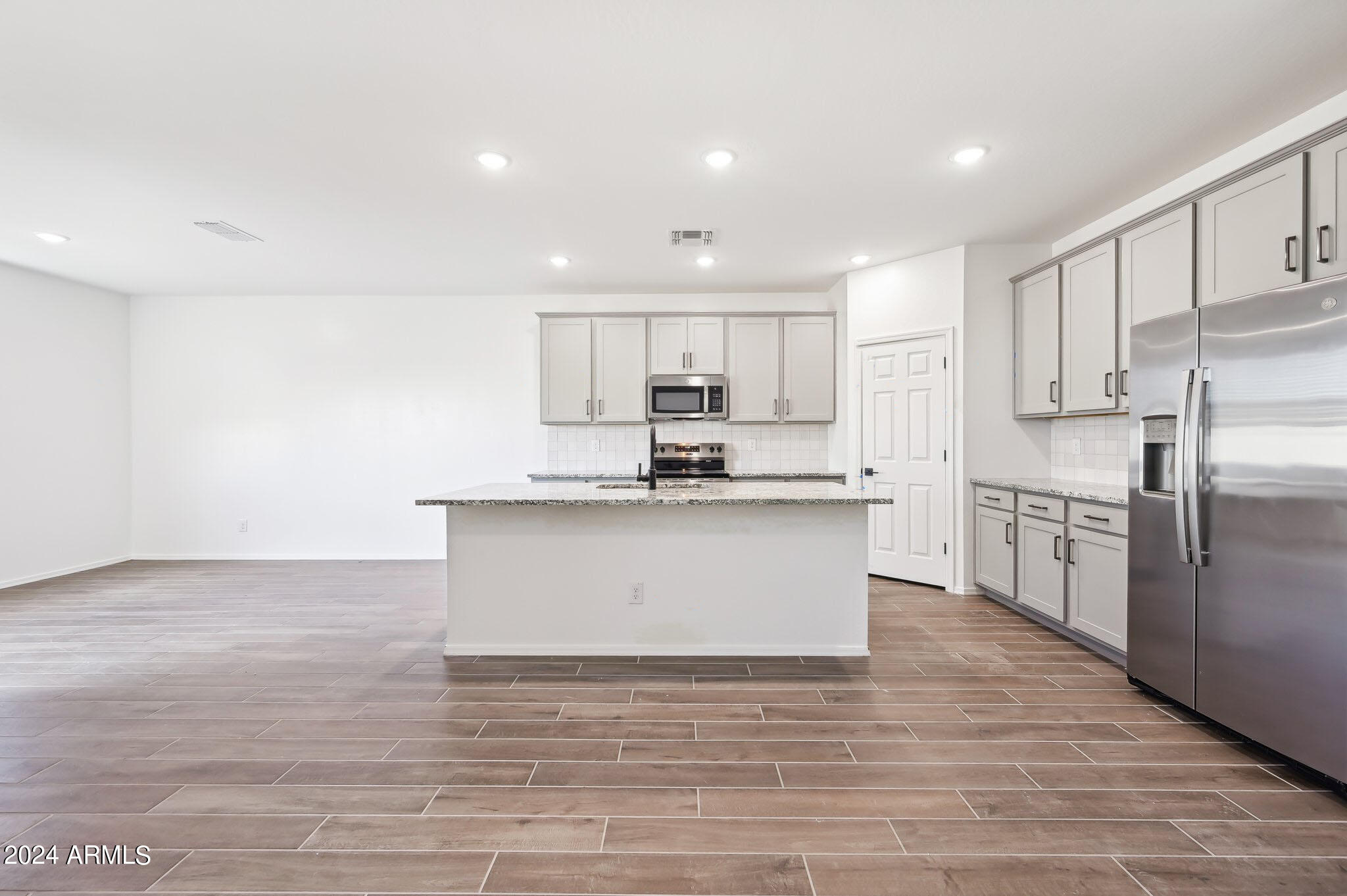 24148 W SUNLAND Avenue