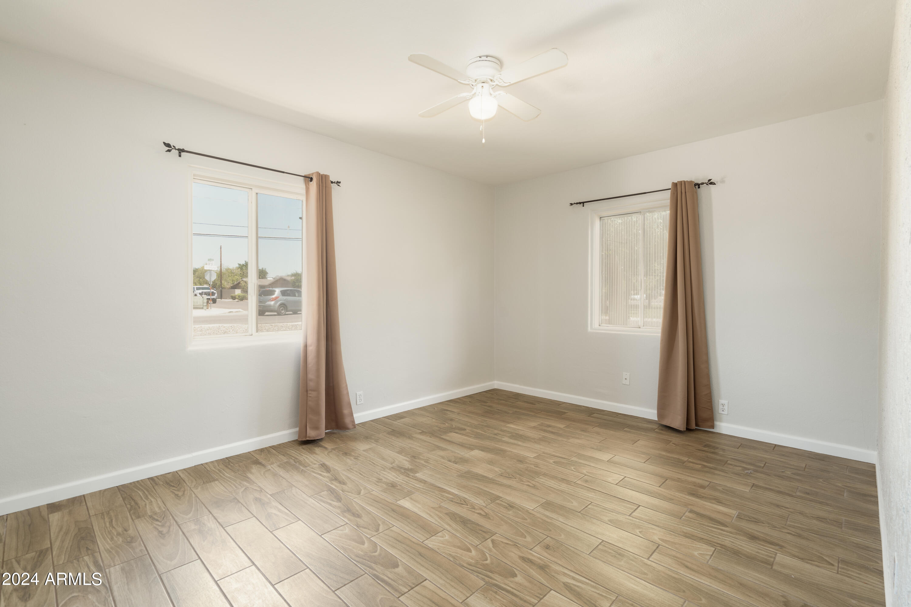 1239 E HIGHLAND Avenue, A