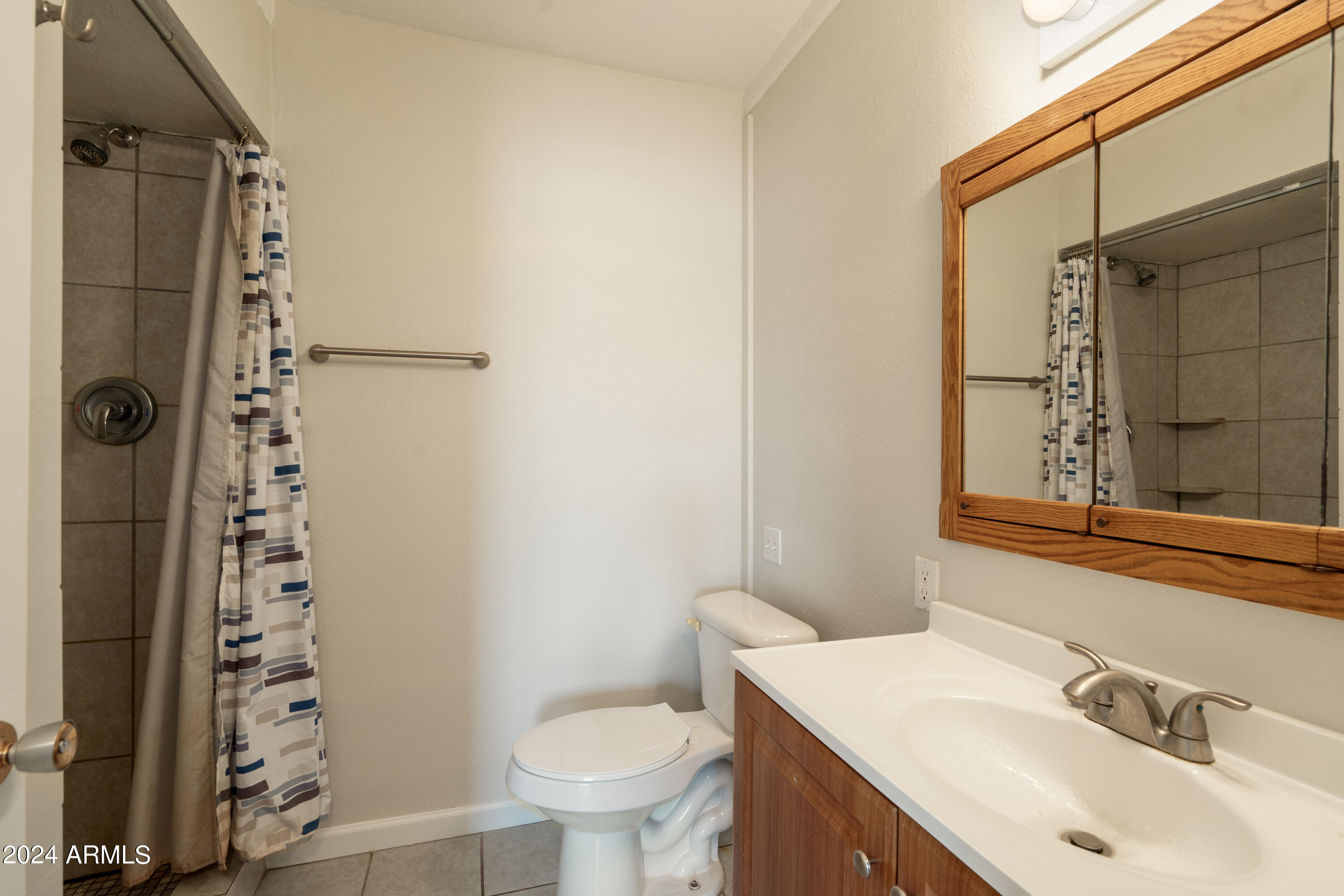 1239 E HIGHLAND Avenue, A