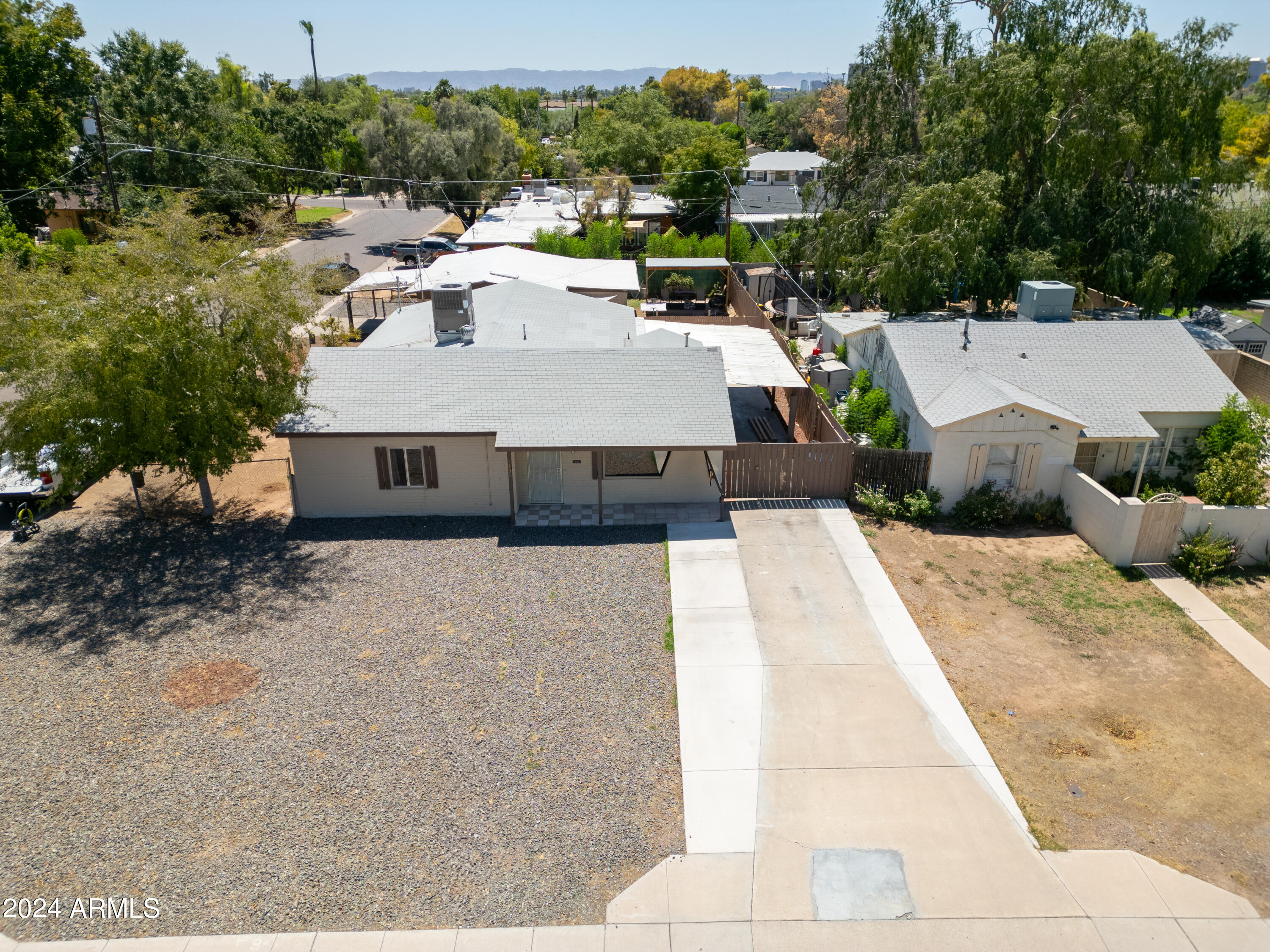 1239 E HIGHLAND Avenue, A