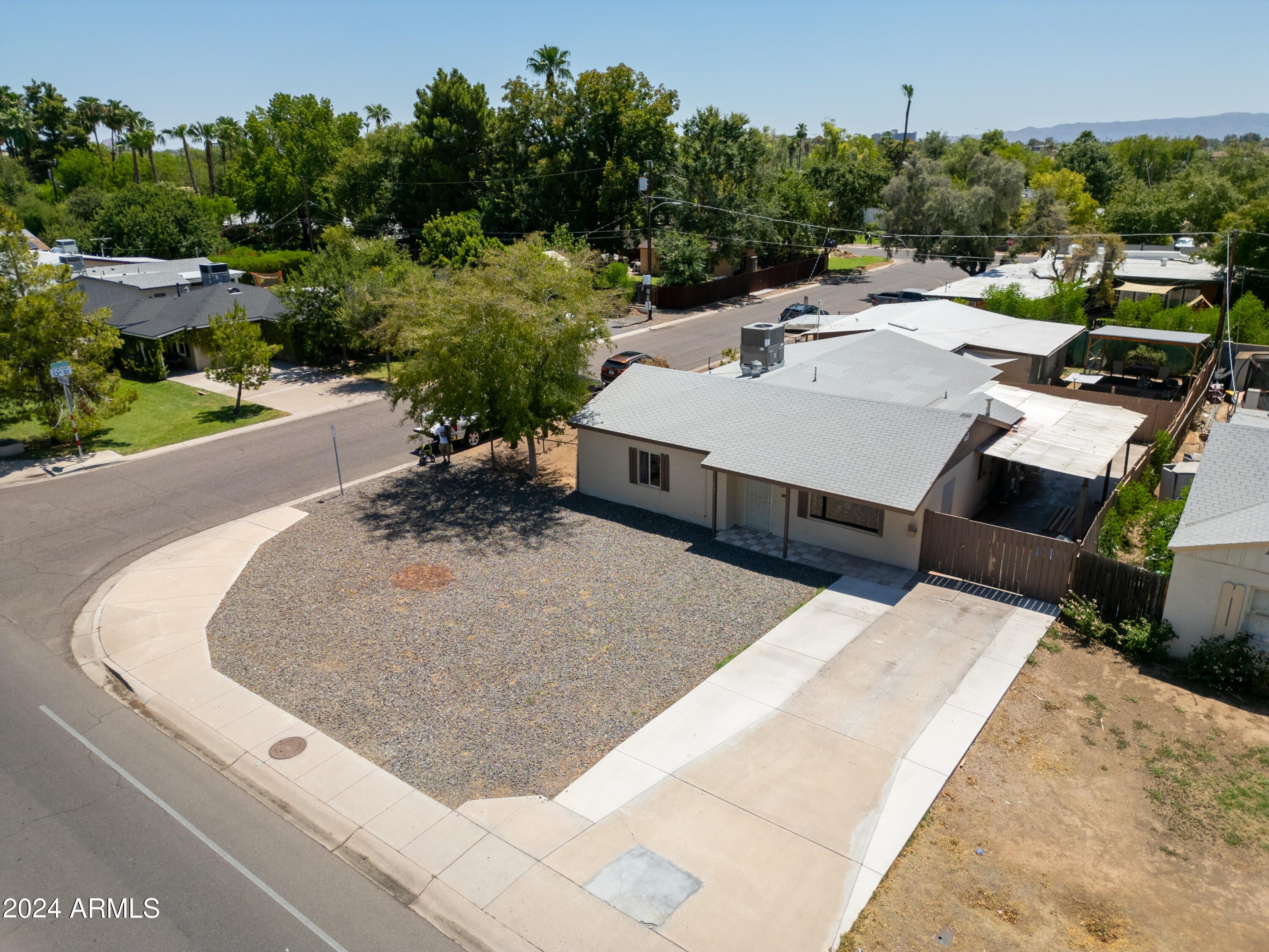 1239 E HIGHLAND Avenue, A