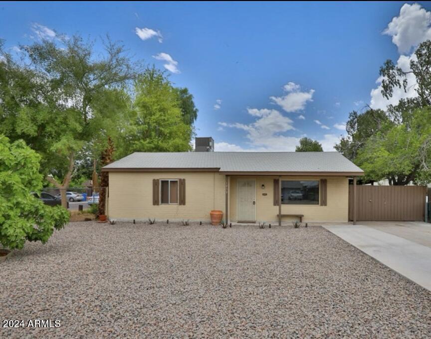 1239 E HIGHLAND Avenue, A