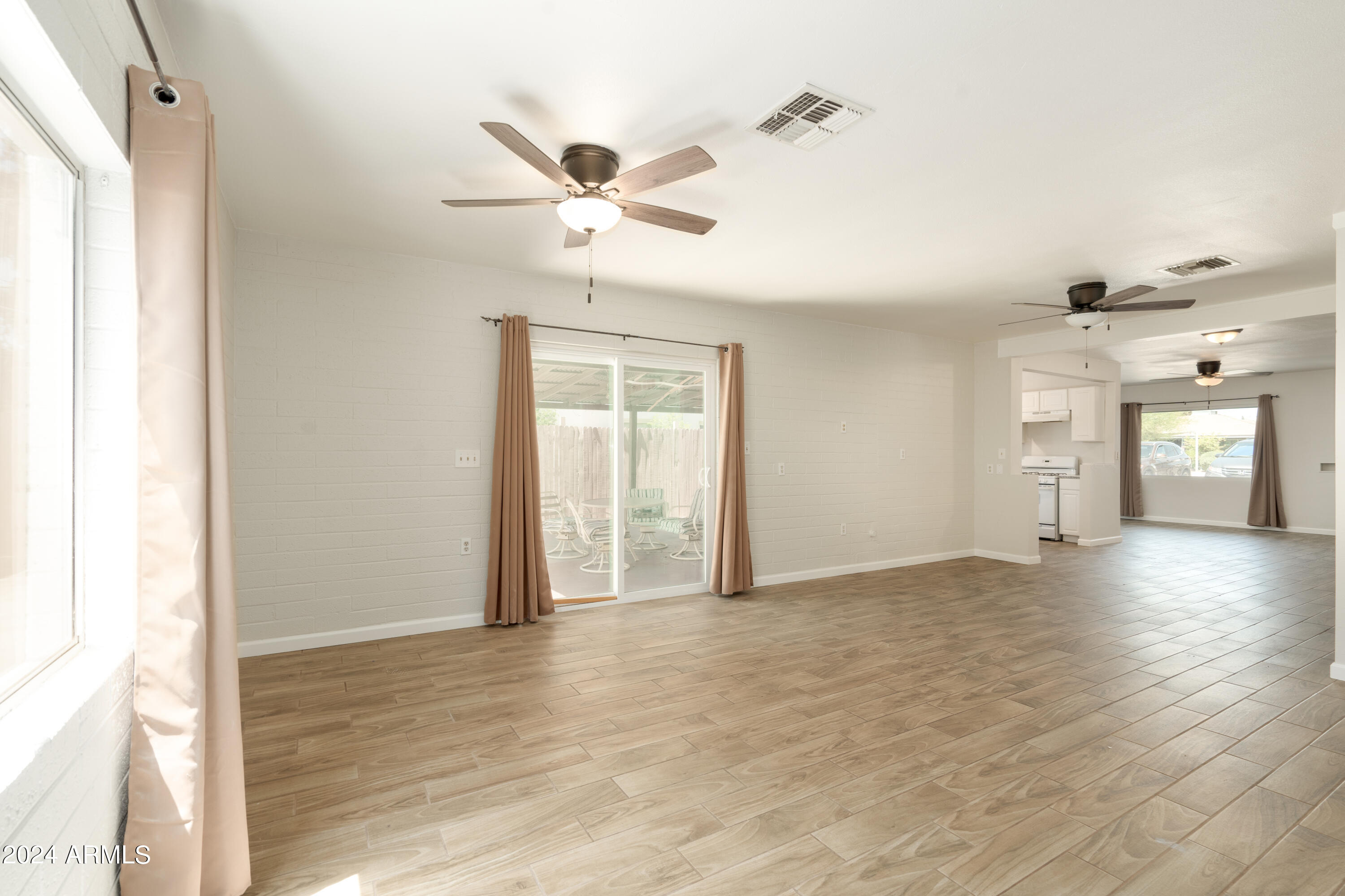 1239 E HIGHLAND Avenue, A