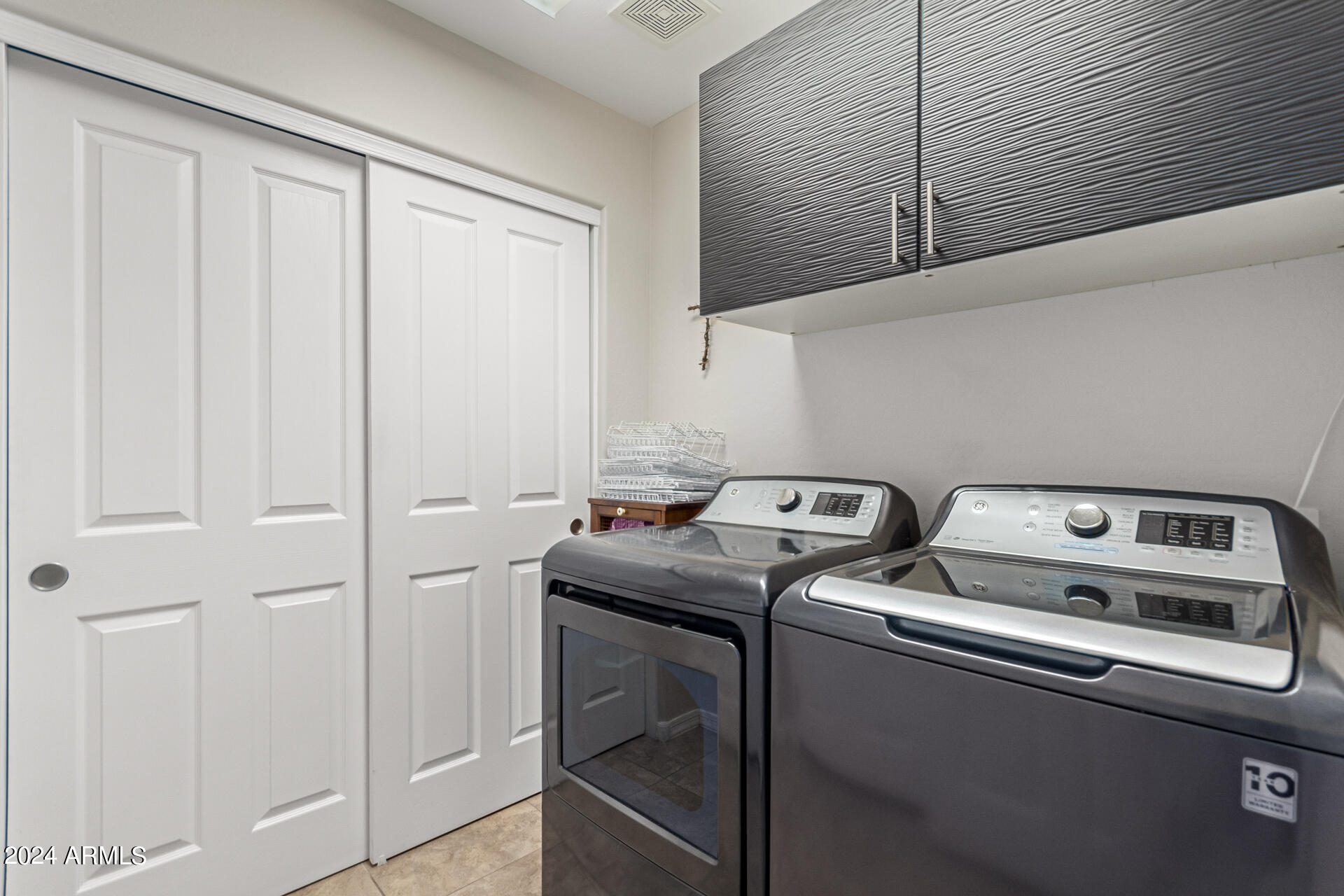 953 S ENTERPRISE Circle