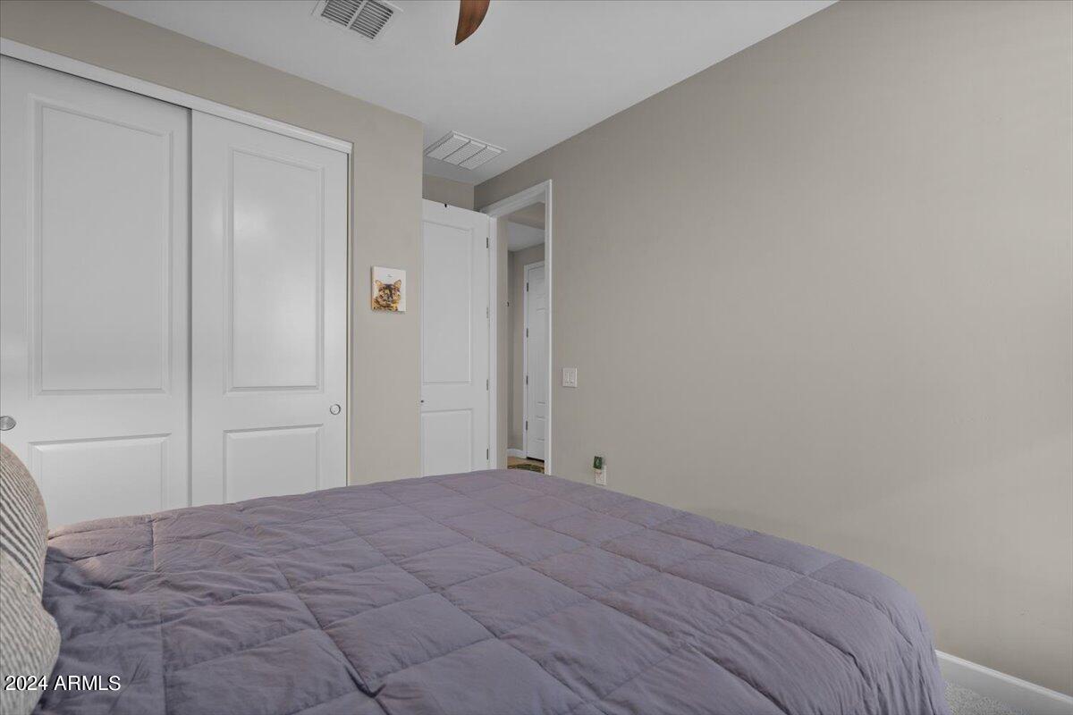 2041 E QUESTA Drive