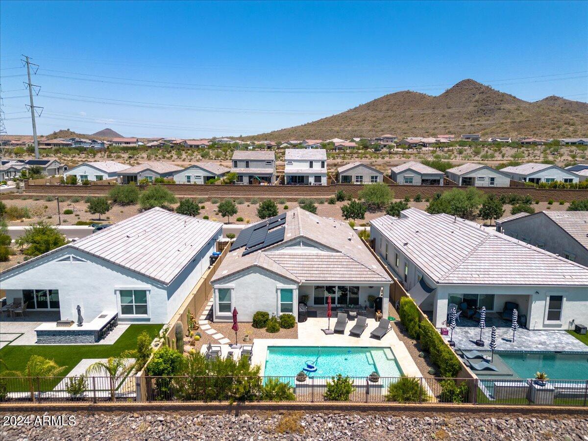 2041 E QUESTA Drive