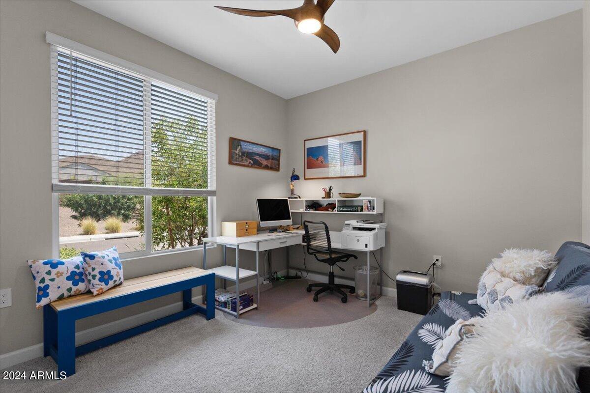 2041 E QUESTA Drive