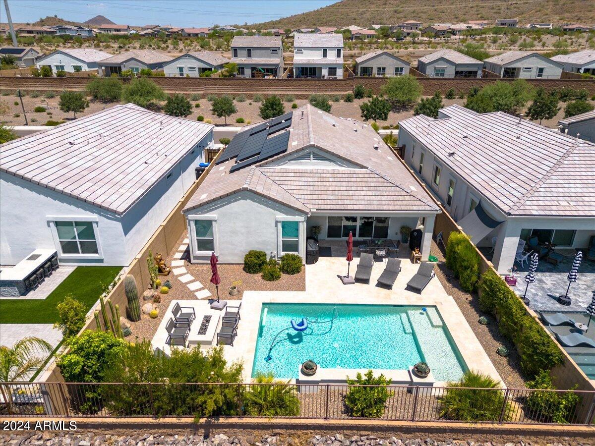 2041 E QUESTA Drive
