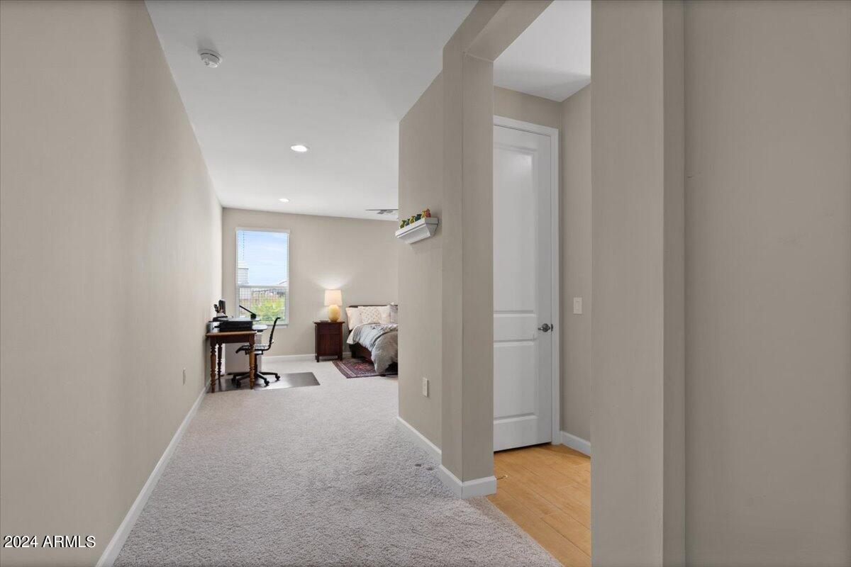 2041 E QUESTA Drive