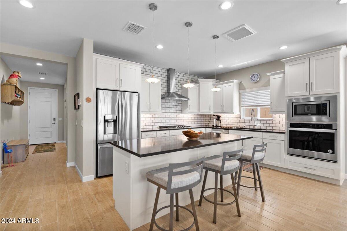 2041 E QUESTA Drive