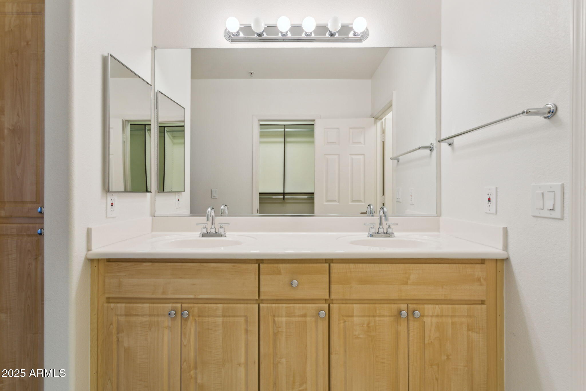 7575 E INDIAN BEND Road 2081