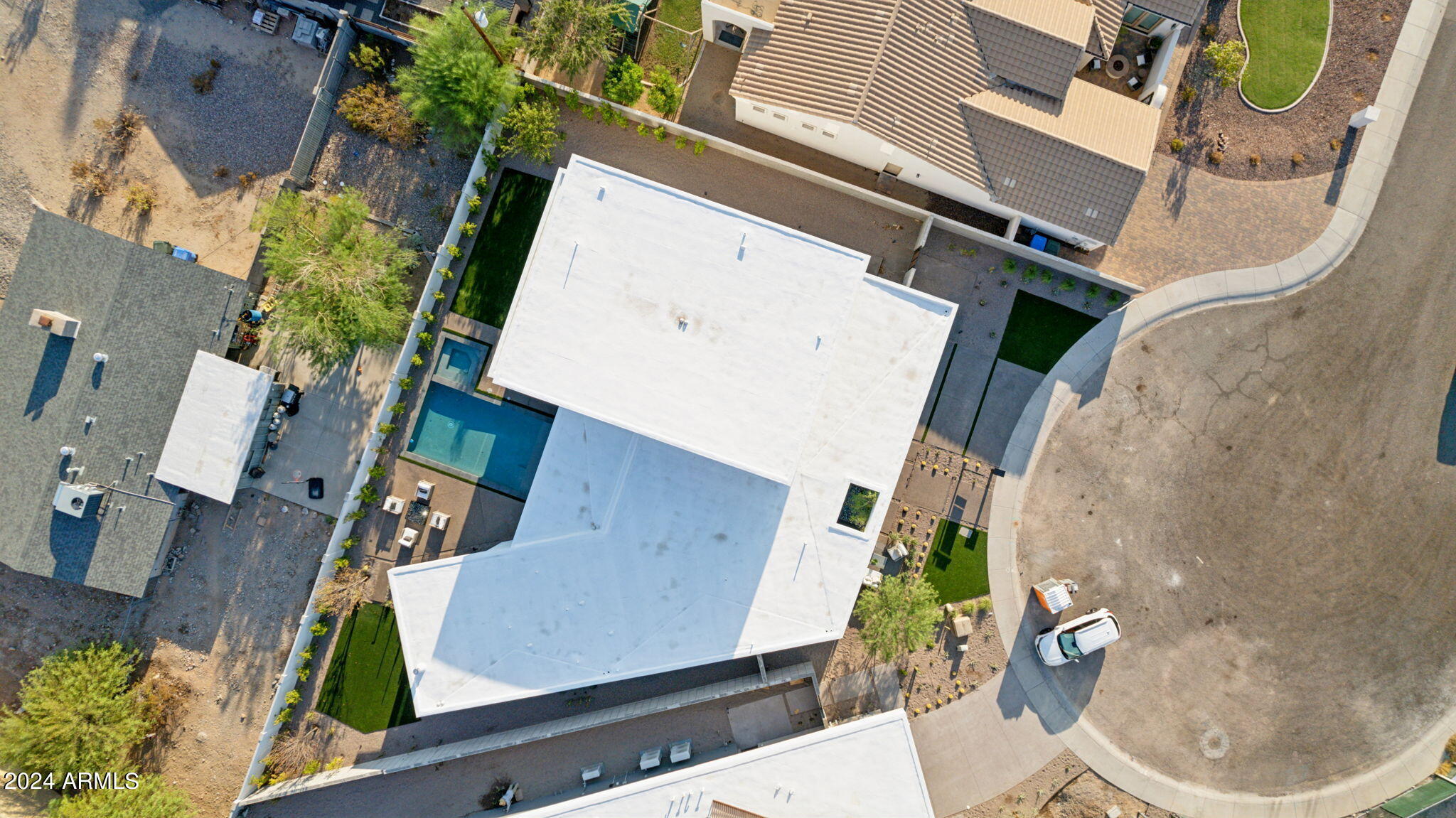 1827 E PALMAIRE Avenue