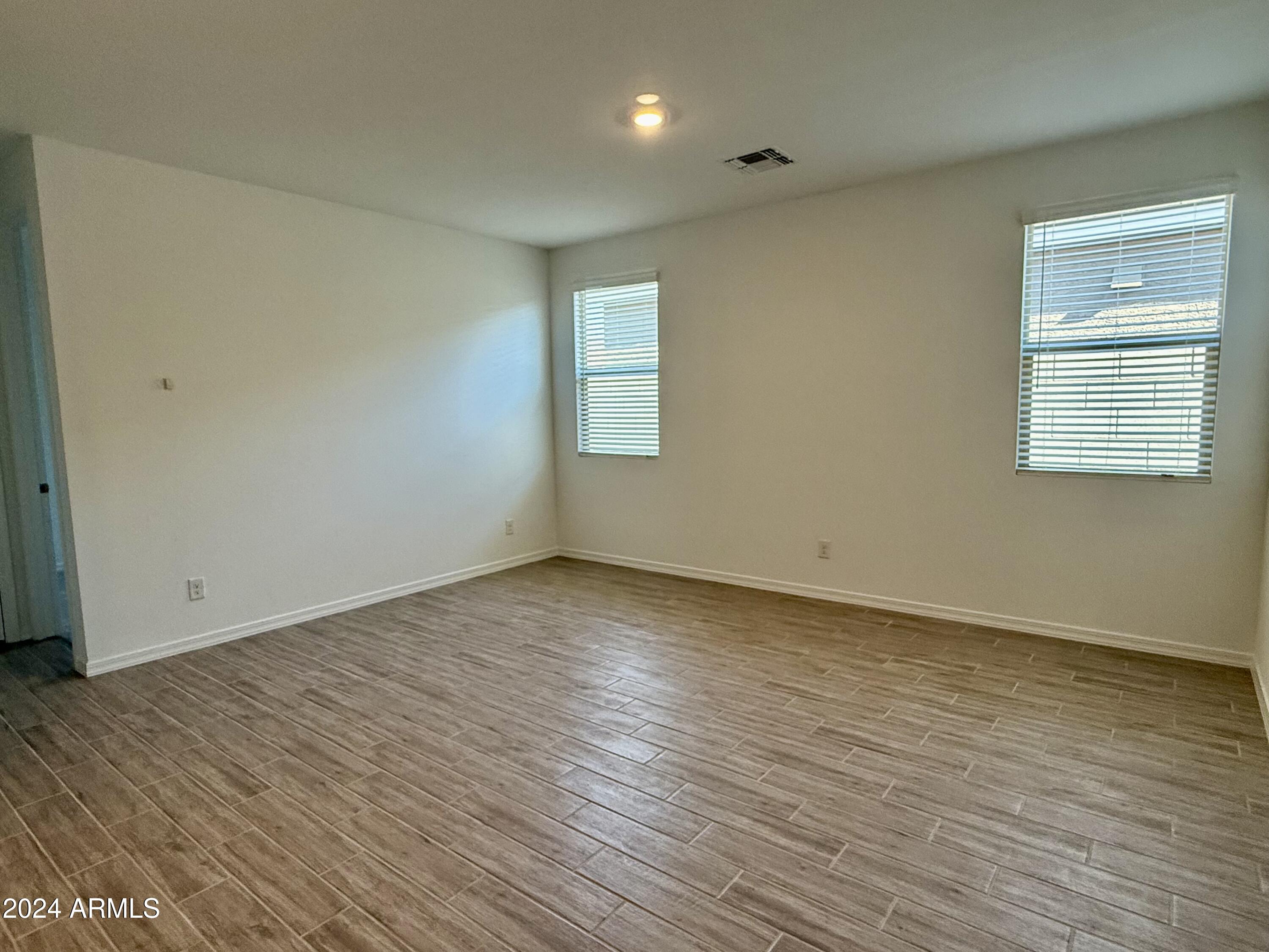 2338 E WAGON WHEEL Lane