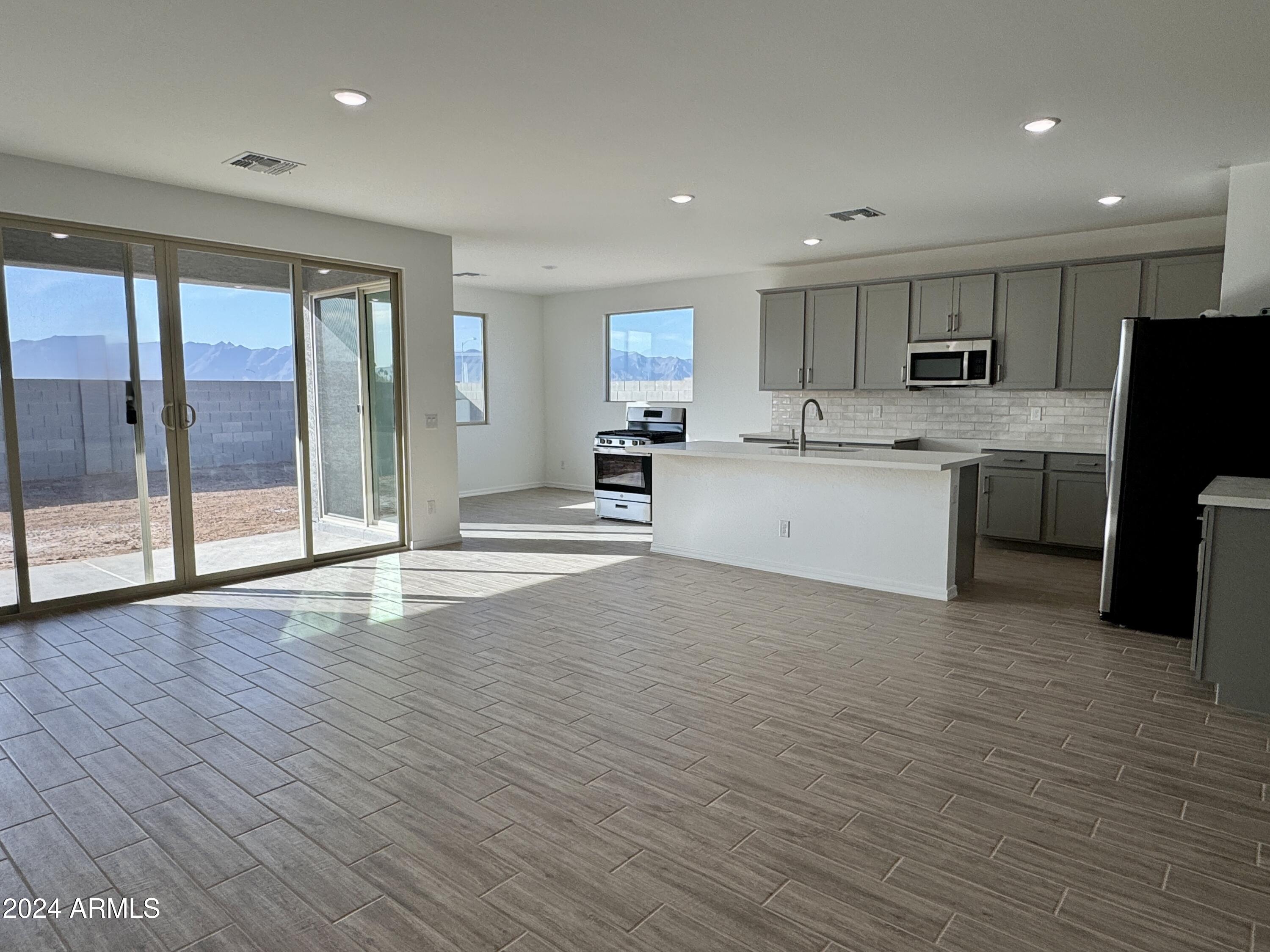 5537 W PASEO Way