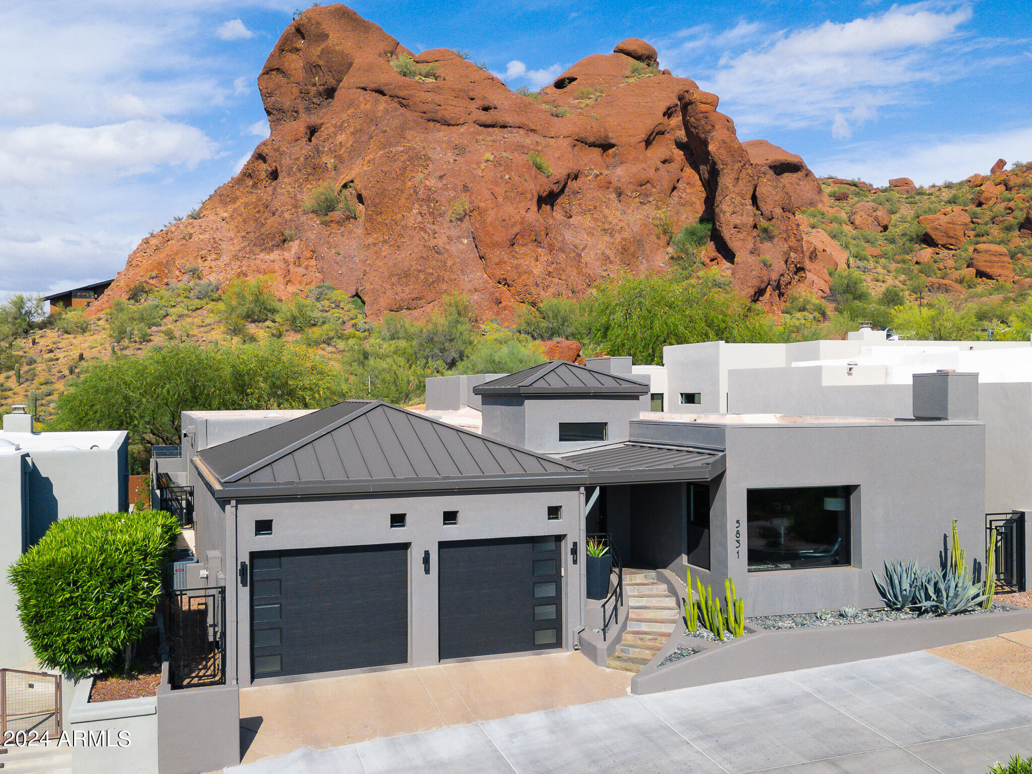 5831 N ECHO CANYON Circle