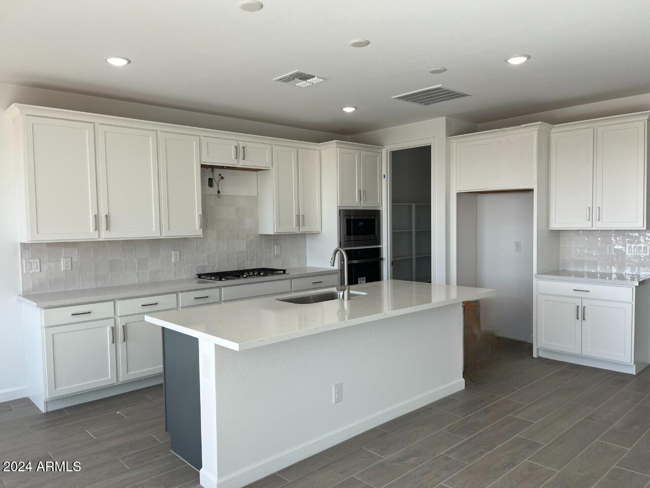 7669 W TETHER Trail