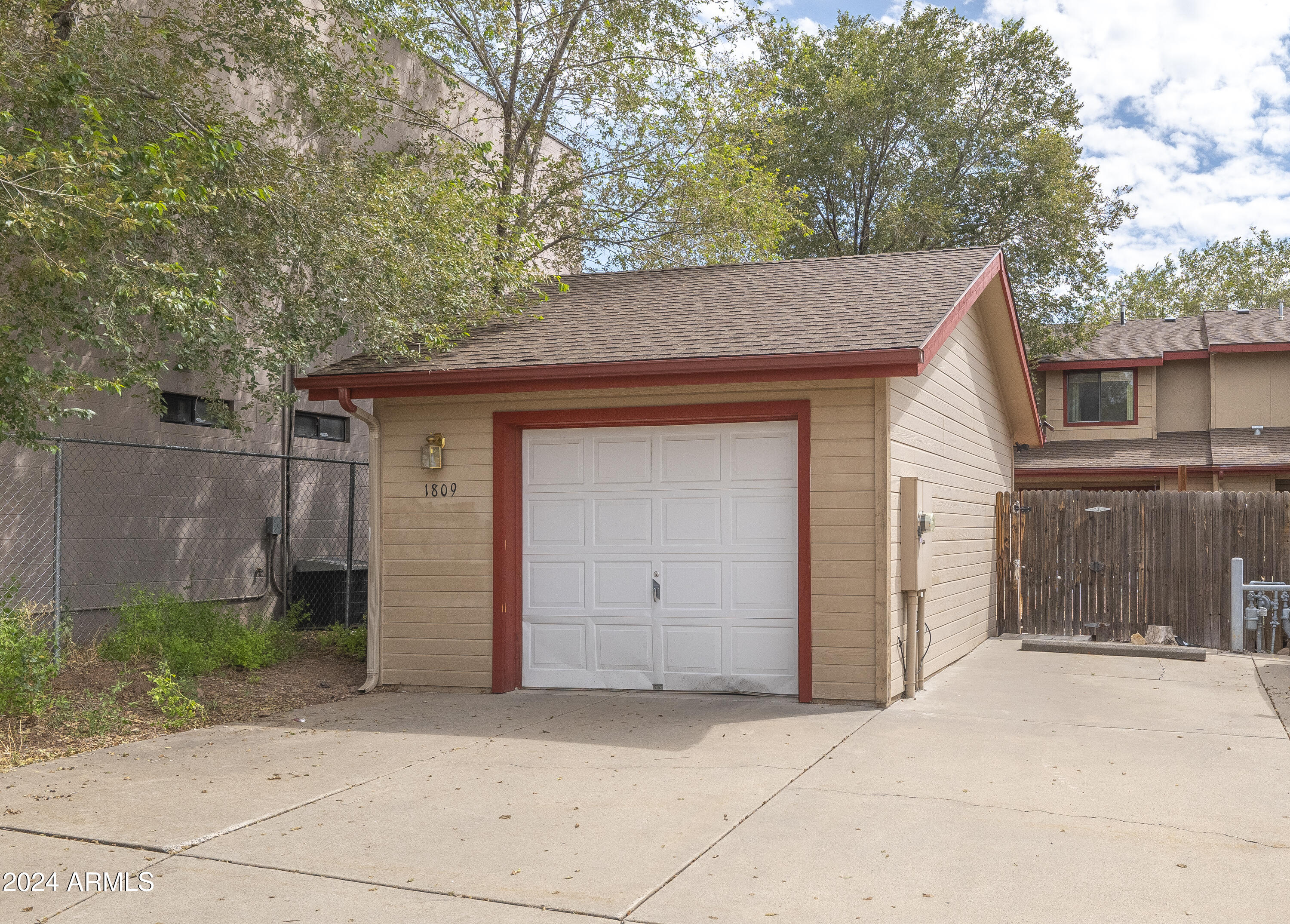 1809 N MAIN Street