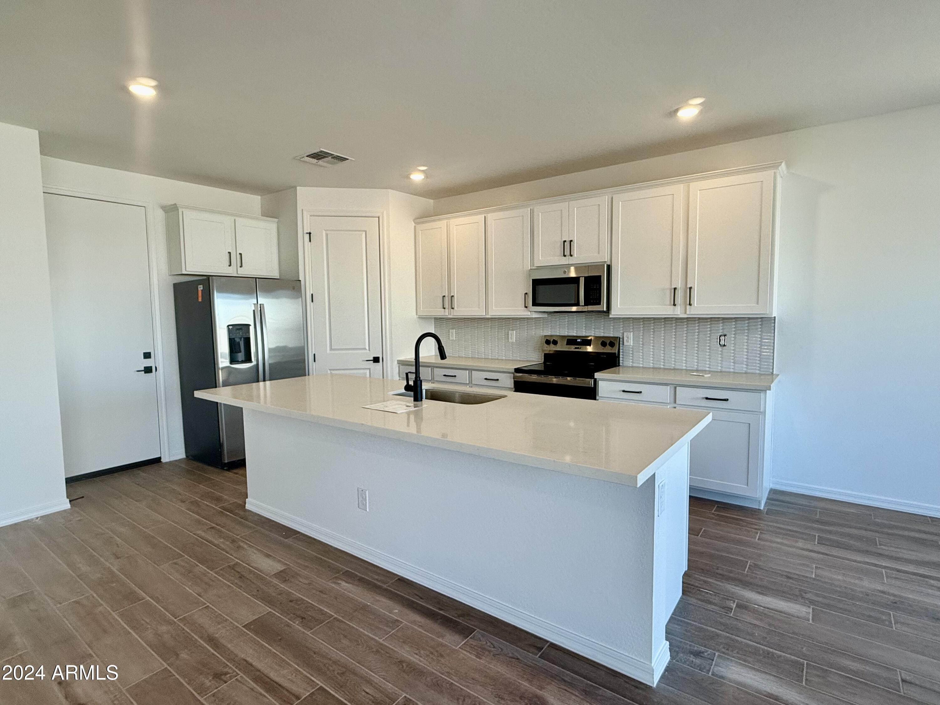2354 E WAGON WHEEL Lane