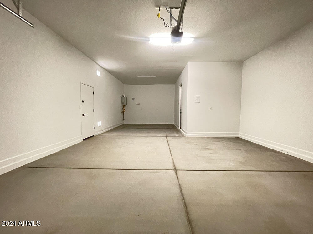 22730 E ROUNDUP Way
