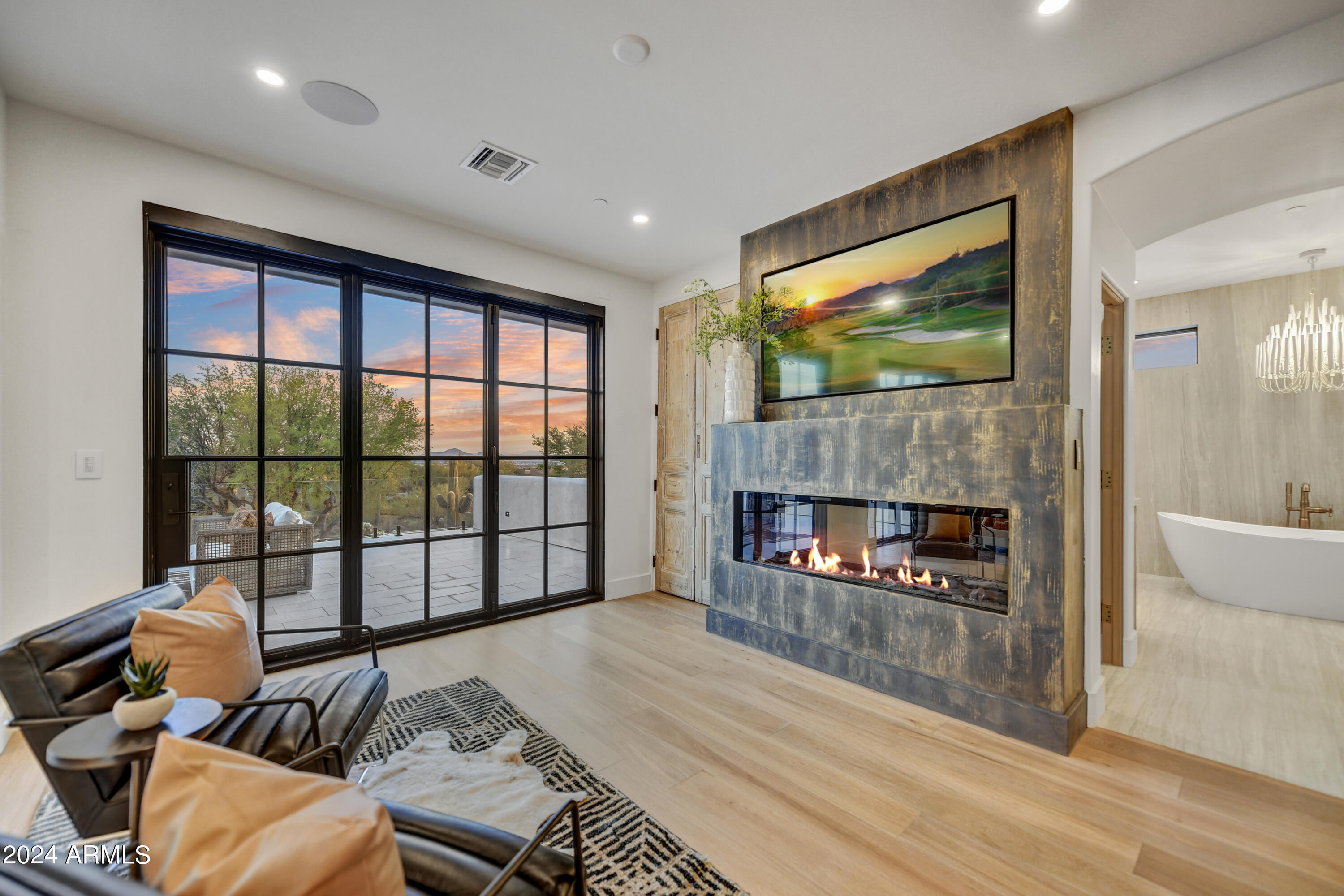 9015 E LOS GATOS Drive